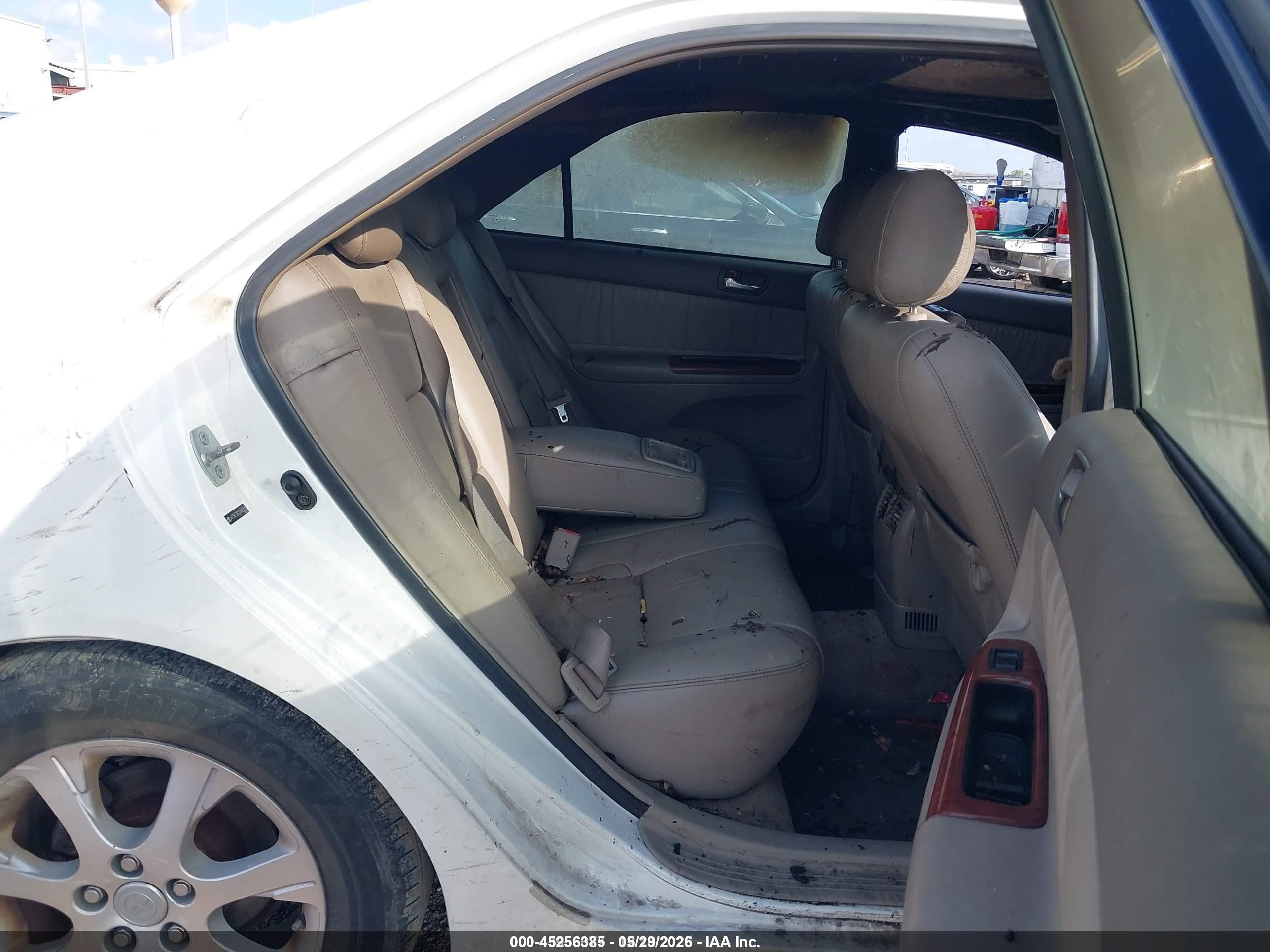 2005 Toyota Camry Xle Белый vin: 4T1BE32K25U403029