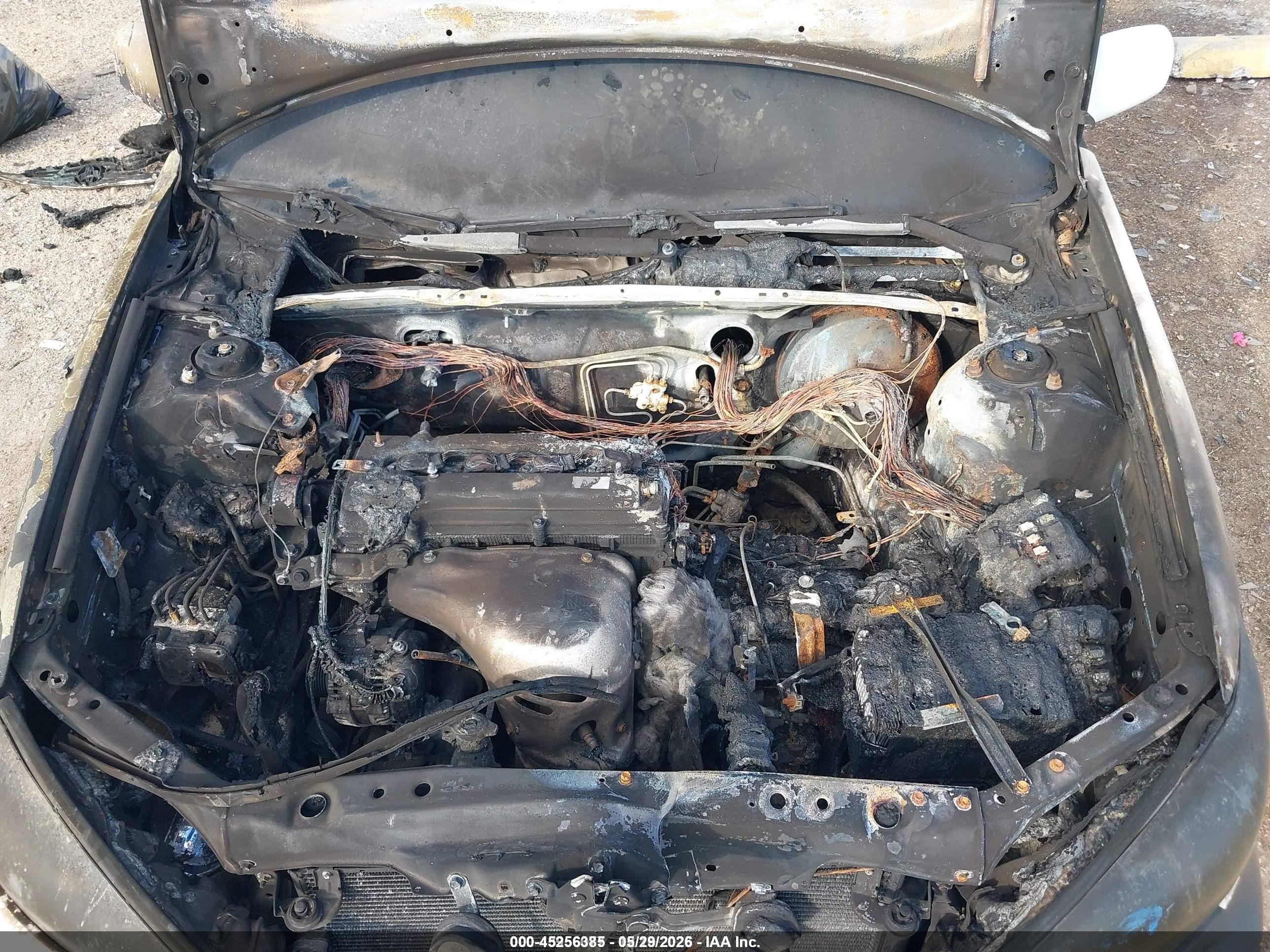 2005 Toyota Camry Xle Белый vin: 4T1BE32K25U403029