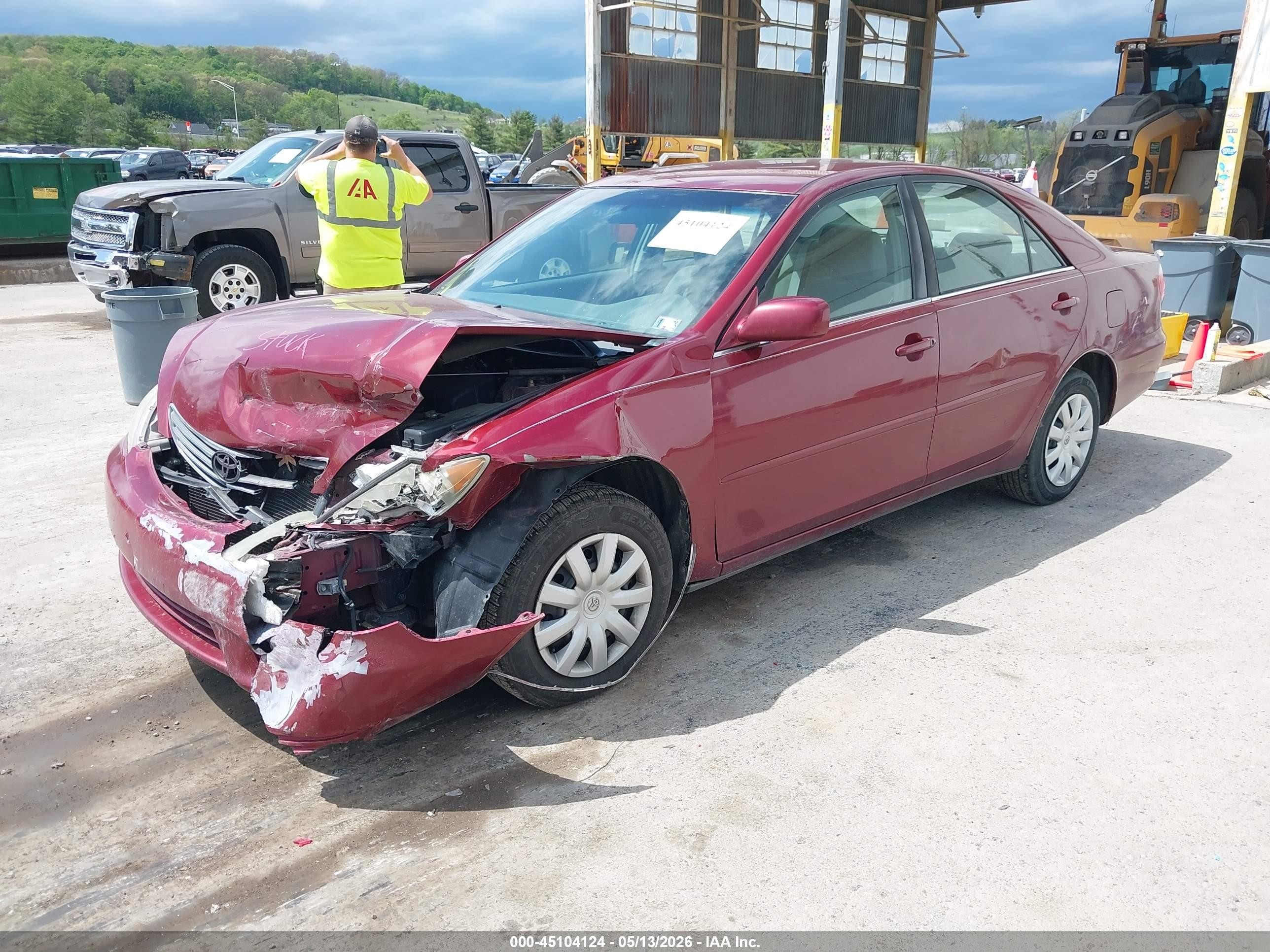 2005 Toyota Camry Le Red vin: 4T1BE32K25U434880