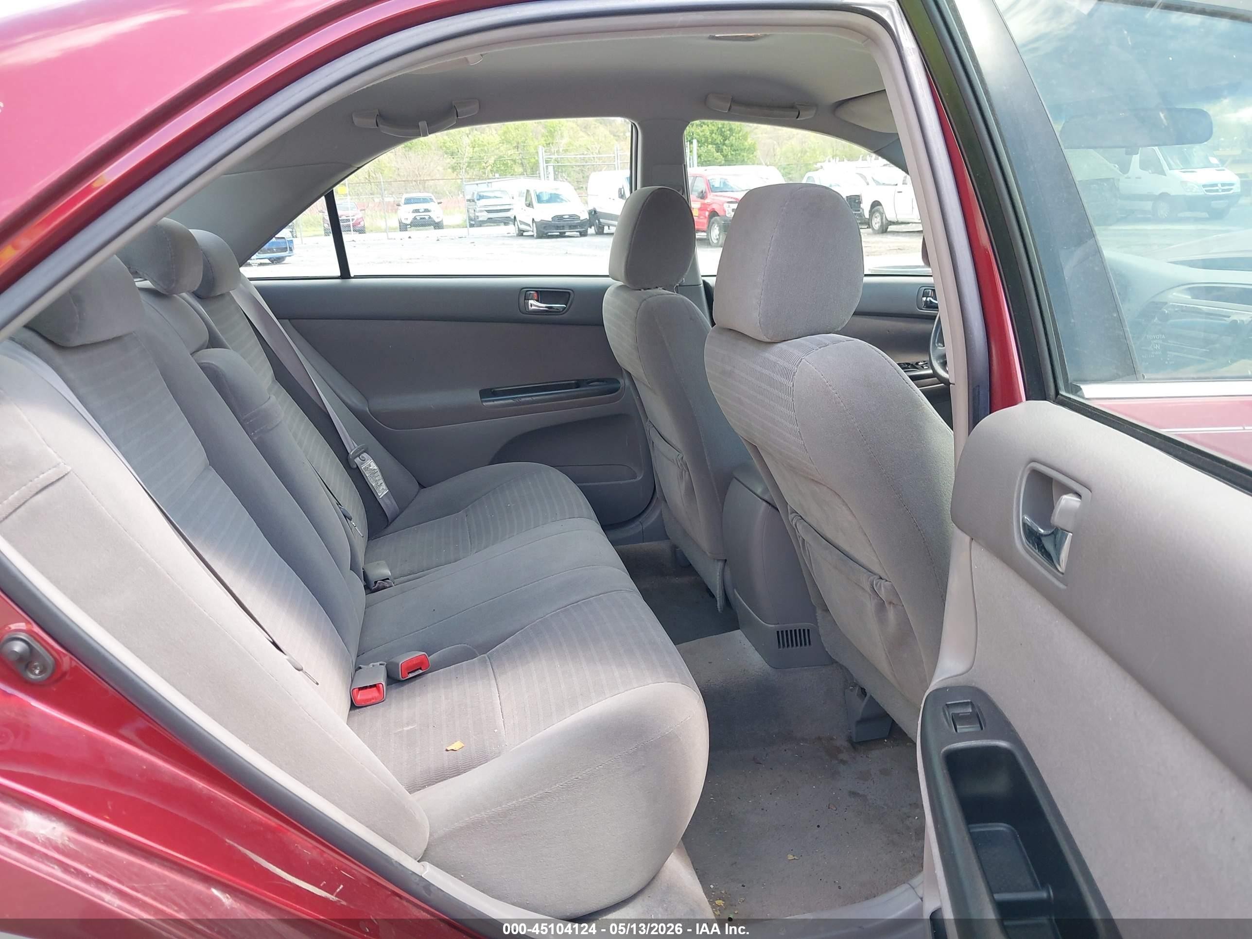 2005 Toyota Camry Le Red vin: 4T1BE32K25U434880