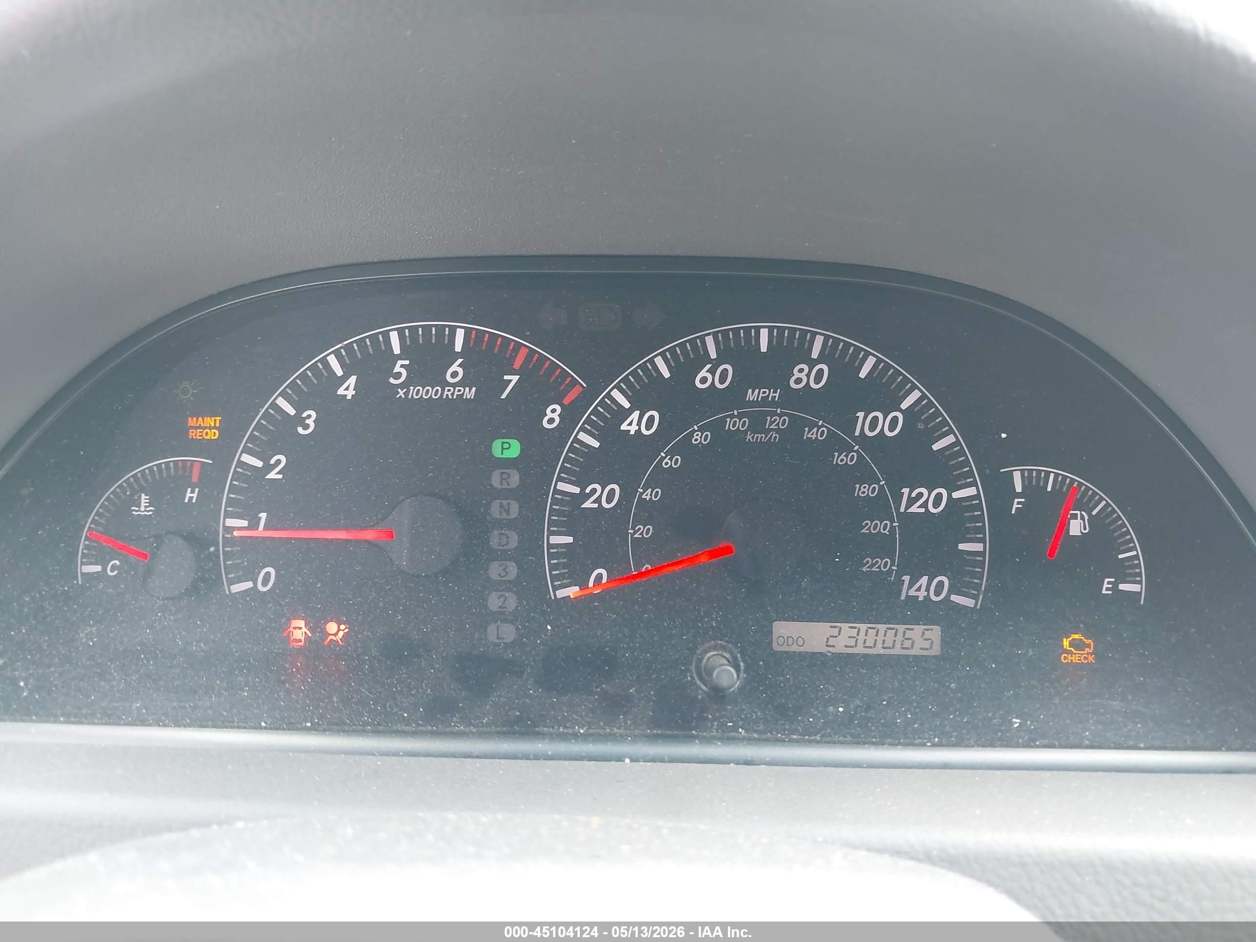 2005 Toyota Camry Le Red vin: 4T1BE32K25U434880