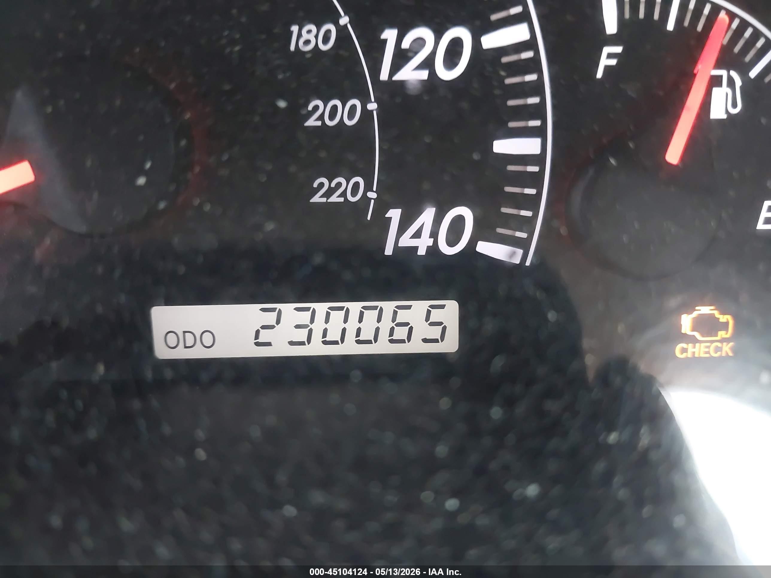 2005 Toyota Camry Le Red vin: 4T1BE32K25U434880