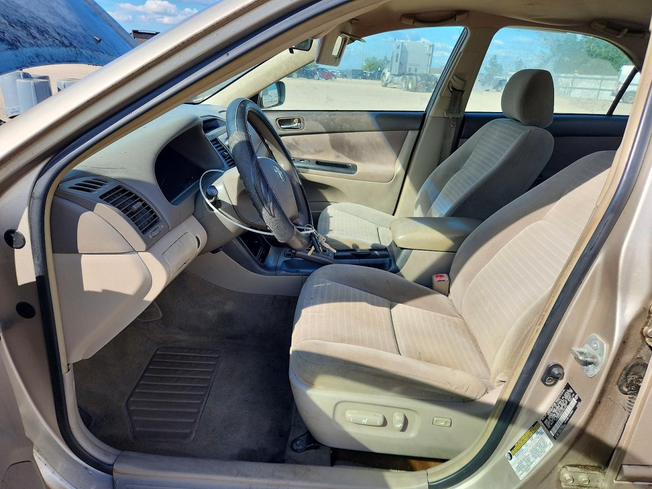 2005 Toyota Camry Le Brown vin: 4T1BE32K25U507052