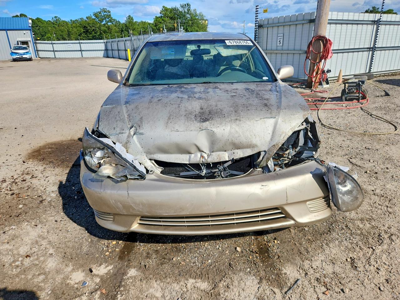 2005 Toyota Camry Le Brown vin: 4T1BE32K25U507052