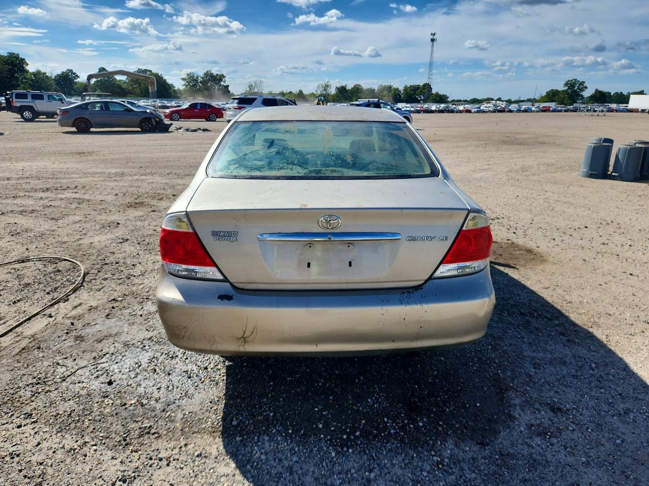 2005 Toyota Camry Le Brown vin: 4T1BE32K25U507052