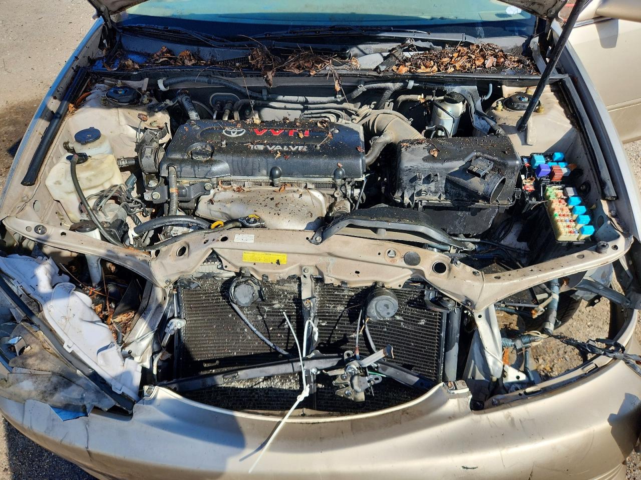 2005 Toyota Camry Le Brown vin: 4T1BE32K25U507052