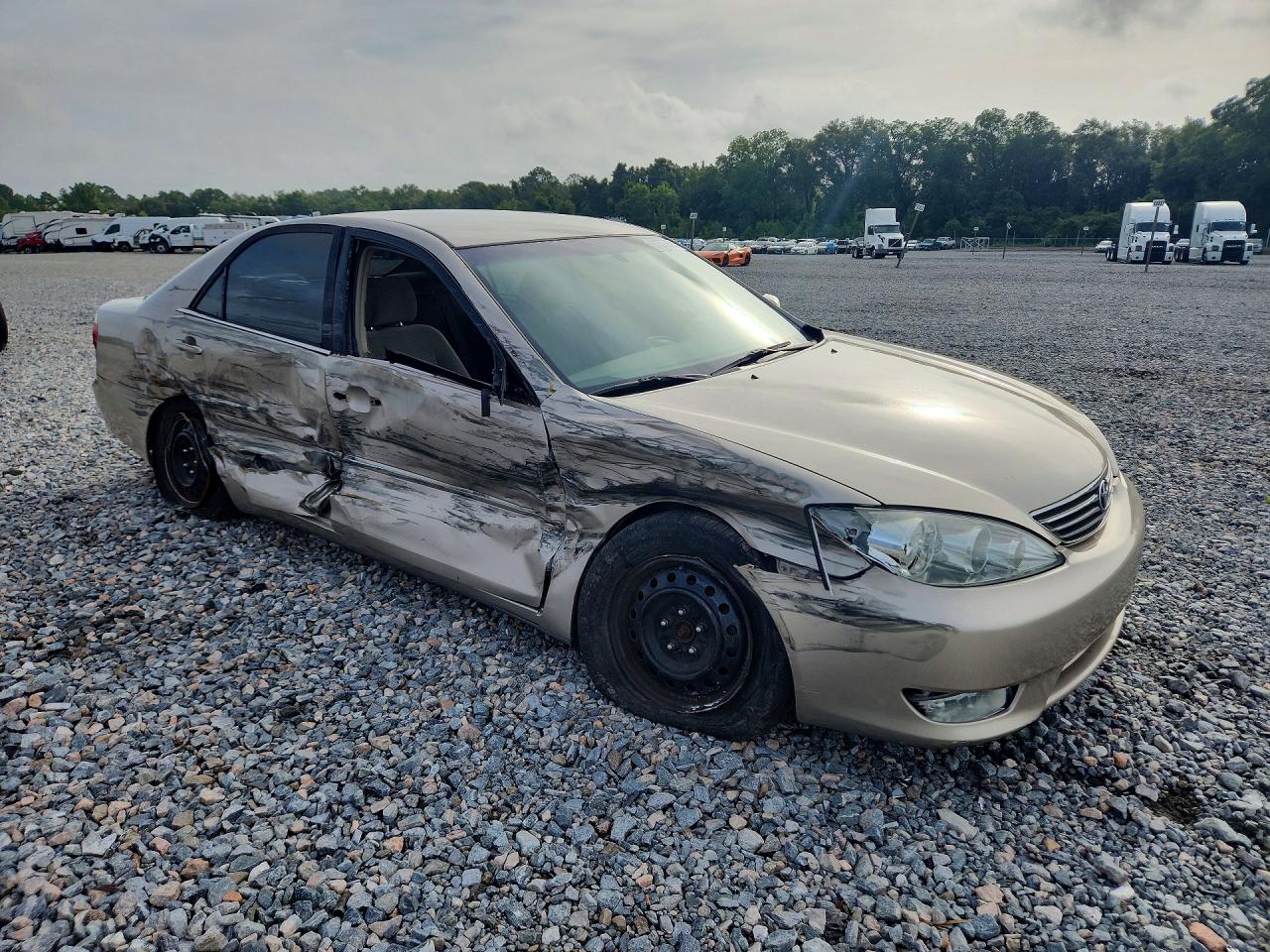 2005 Toyota Camry Xle Gold vin: 4T1BE32K25U517676