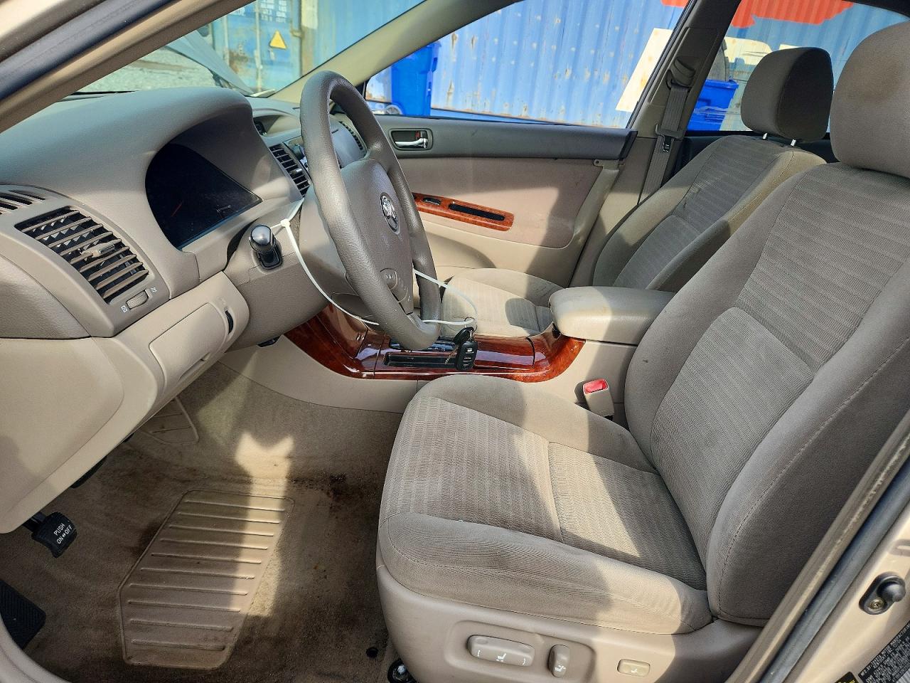 2005 Toyota Camry Xle Gold vin: 4T1BE32K25U517676