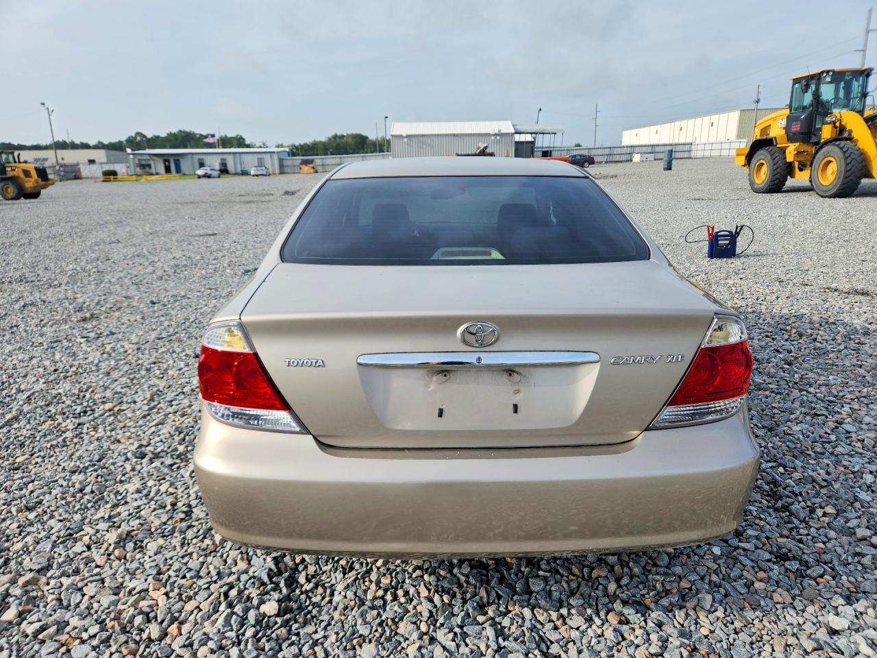 2005 Toyota Camry Xle Gold vin: 4T1BE32K25U517676