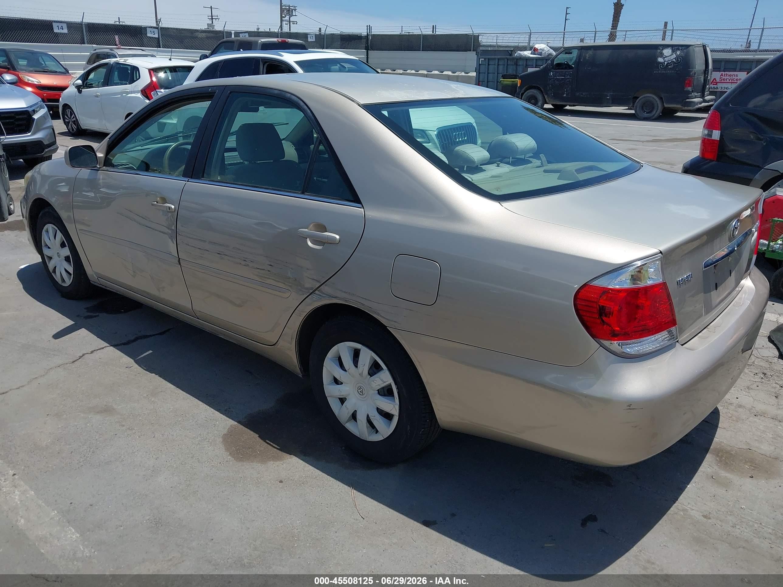 2005 Toyota Camry Le Silver vin: 4T1BE32K25U526667