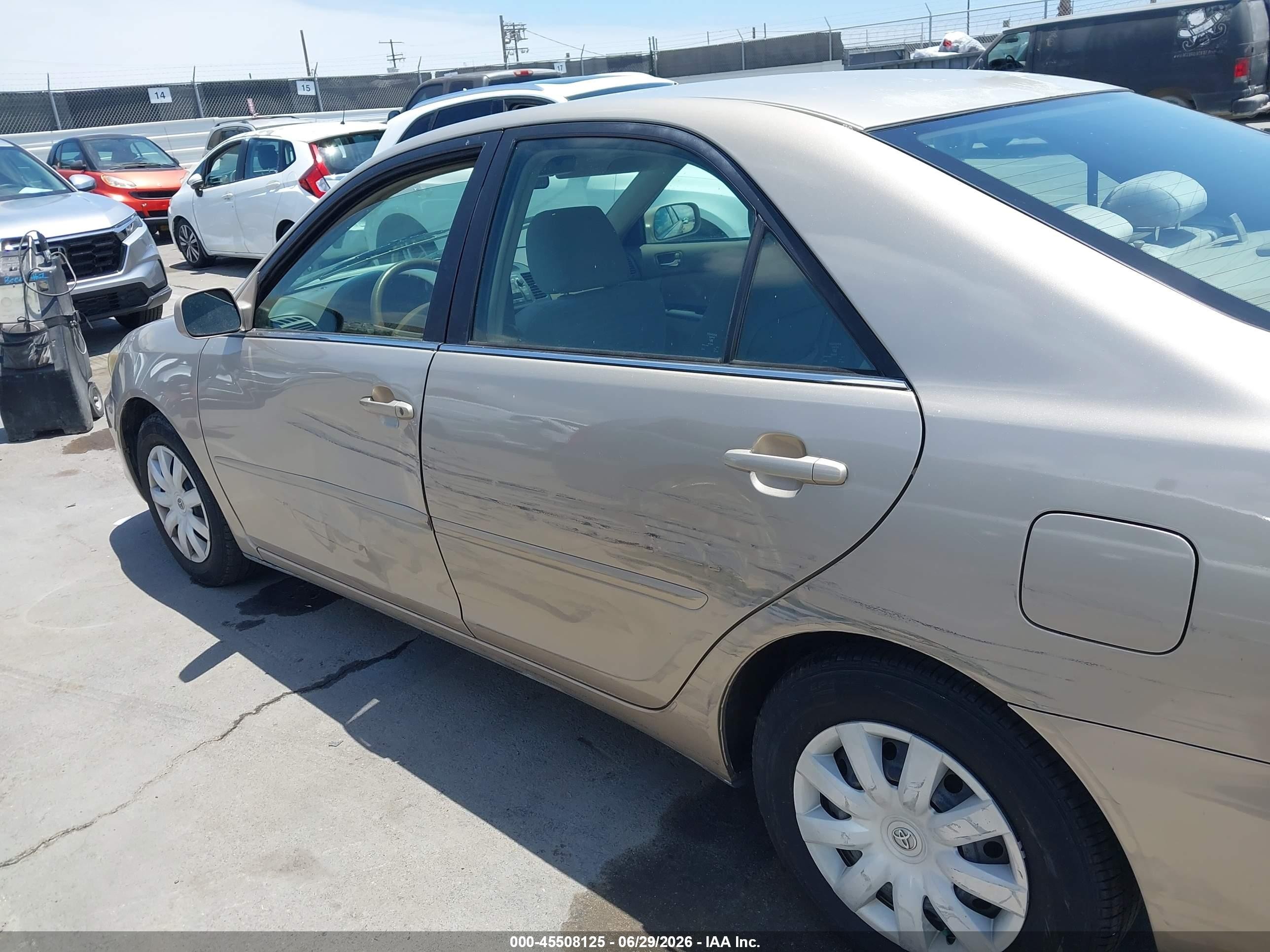 2005 Toyota Camry Le Silver vin: 4T1BE32K25U526667