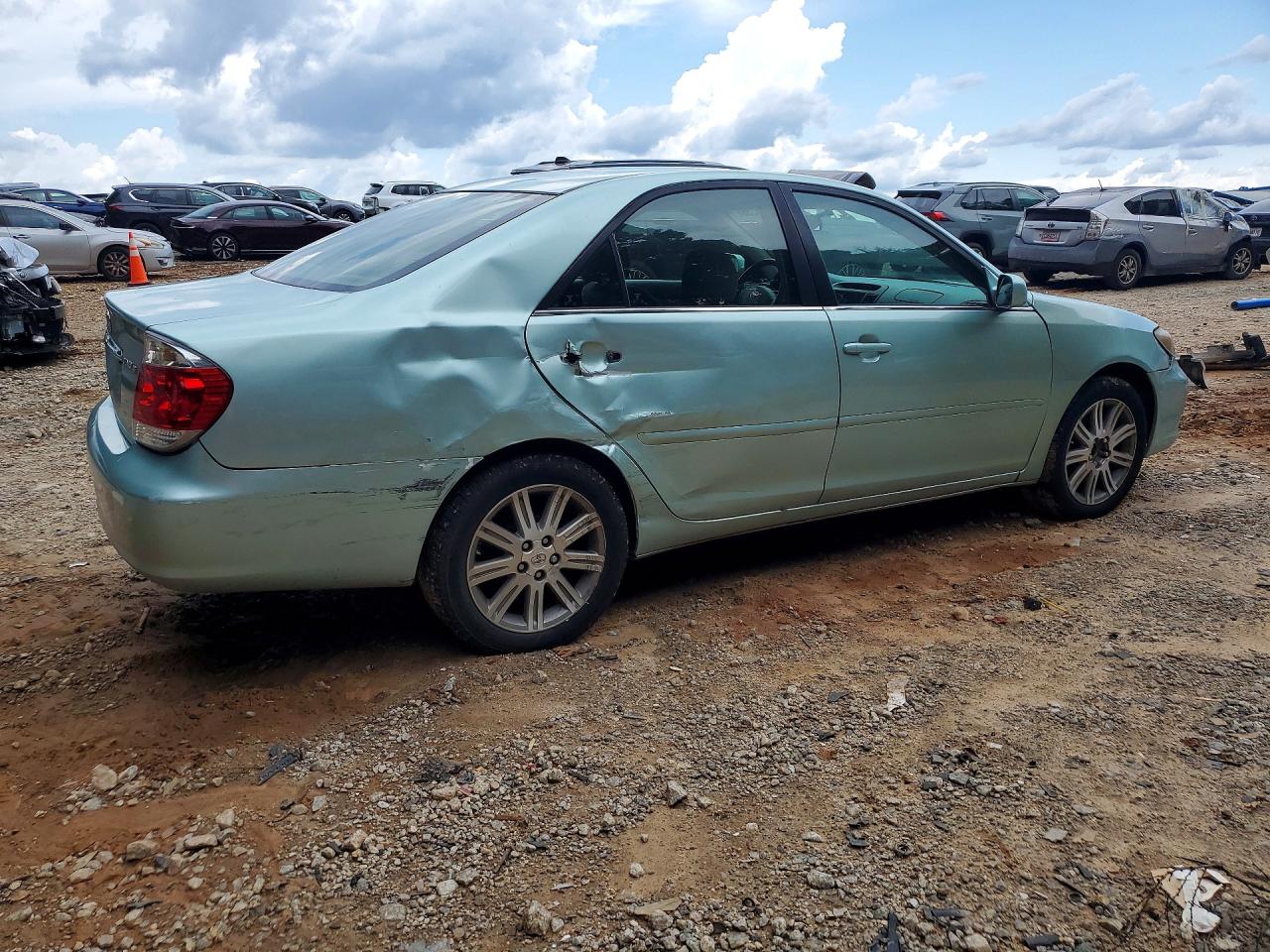 2005 Toyota Camry Le Green vin: 4T1BE32K25U536454