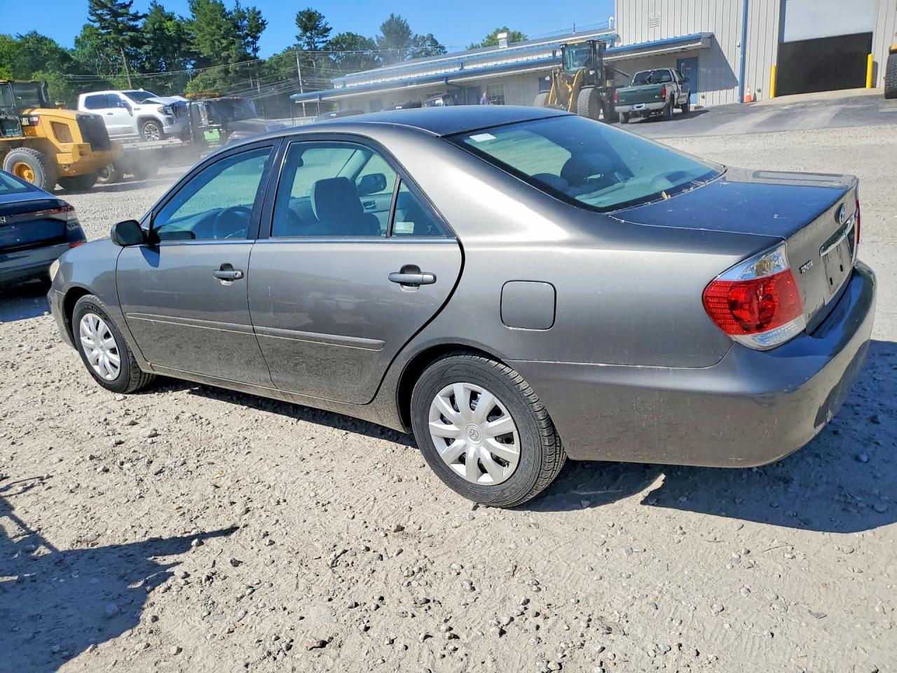 2005 Toyota Camry Le Gray vin: 4T1BE32K25U556140