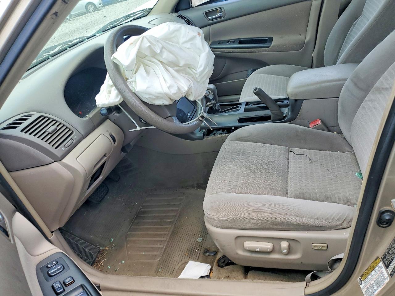 2005 Toyota Camry Le Beige vin: 4T1BE32K25U567509