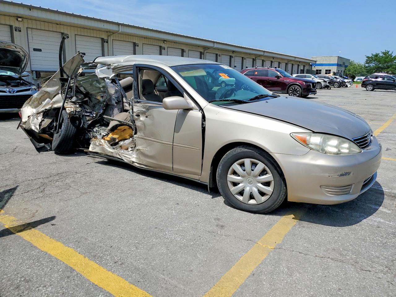 2005 Toyota Camry Le Beige vin: 4T1BE32K25U567509