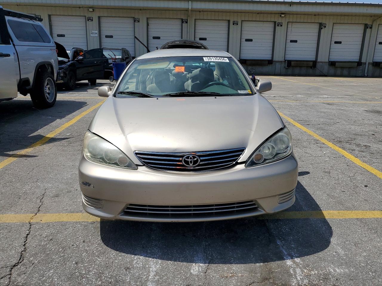 2005 Toyota Camry Le Beige vin: 4T1BE32K25U567509
