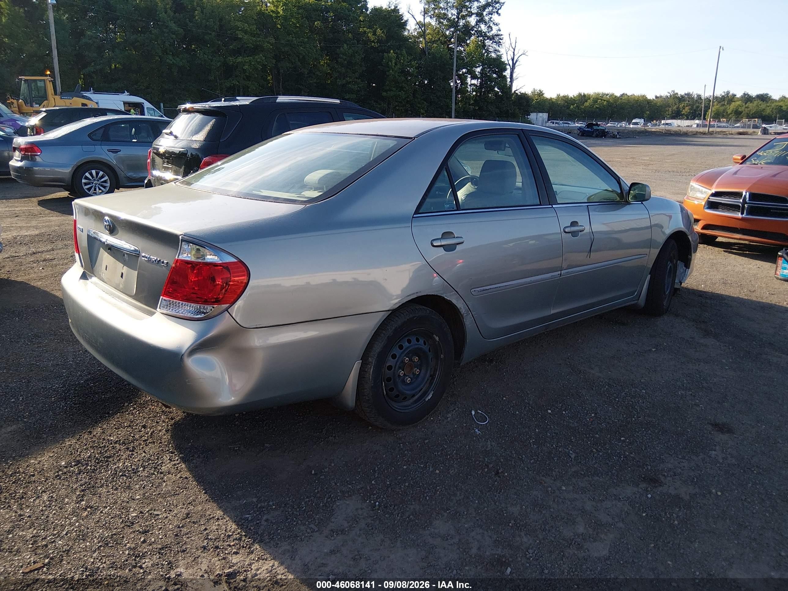 2005 Toyota Camry Le Silver vin: 4T1BE32K25U599201
