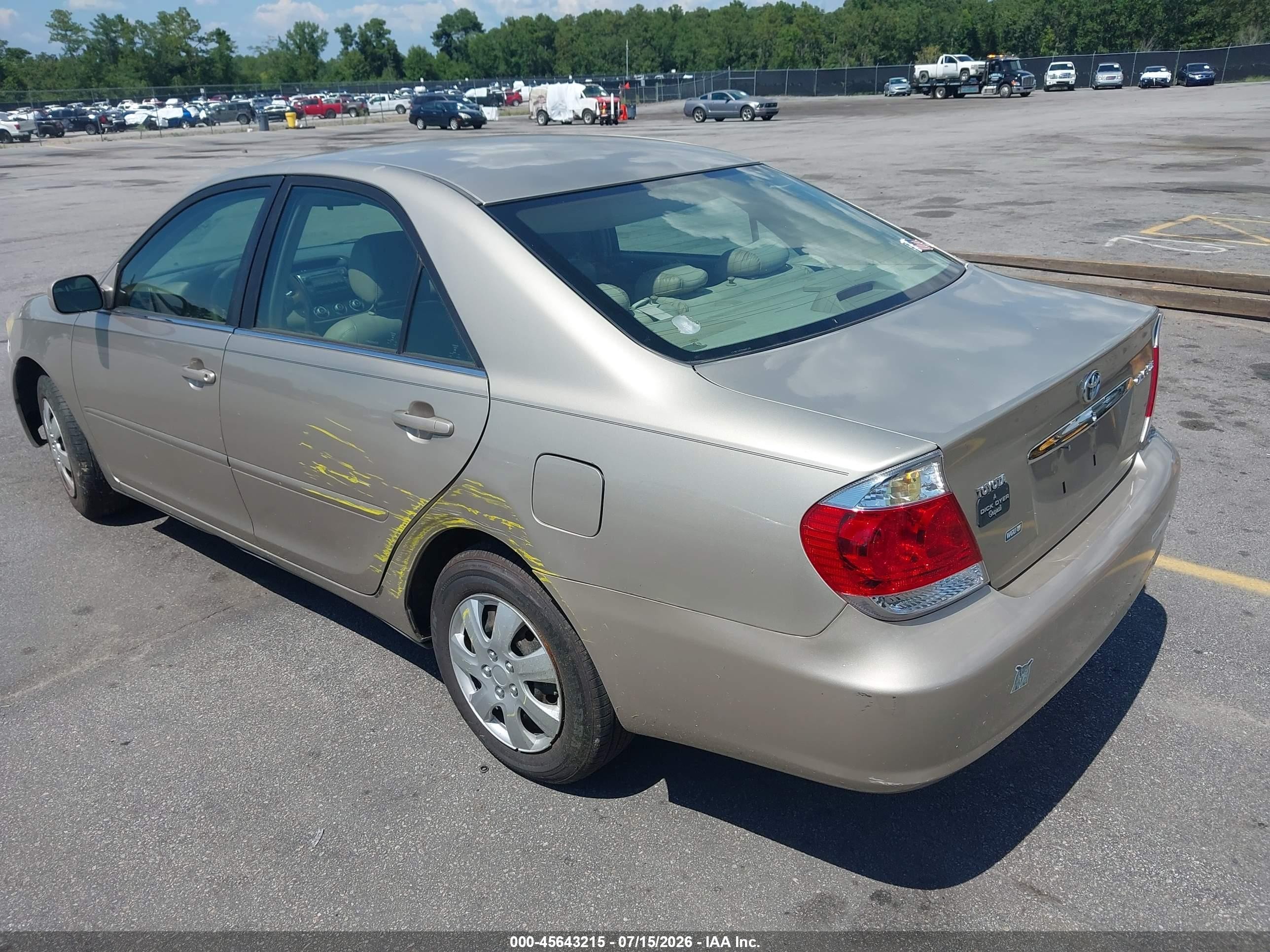 2005 Toyota Camry Le Beige vin: 4T1BE32K25U607605