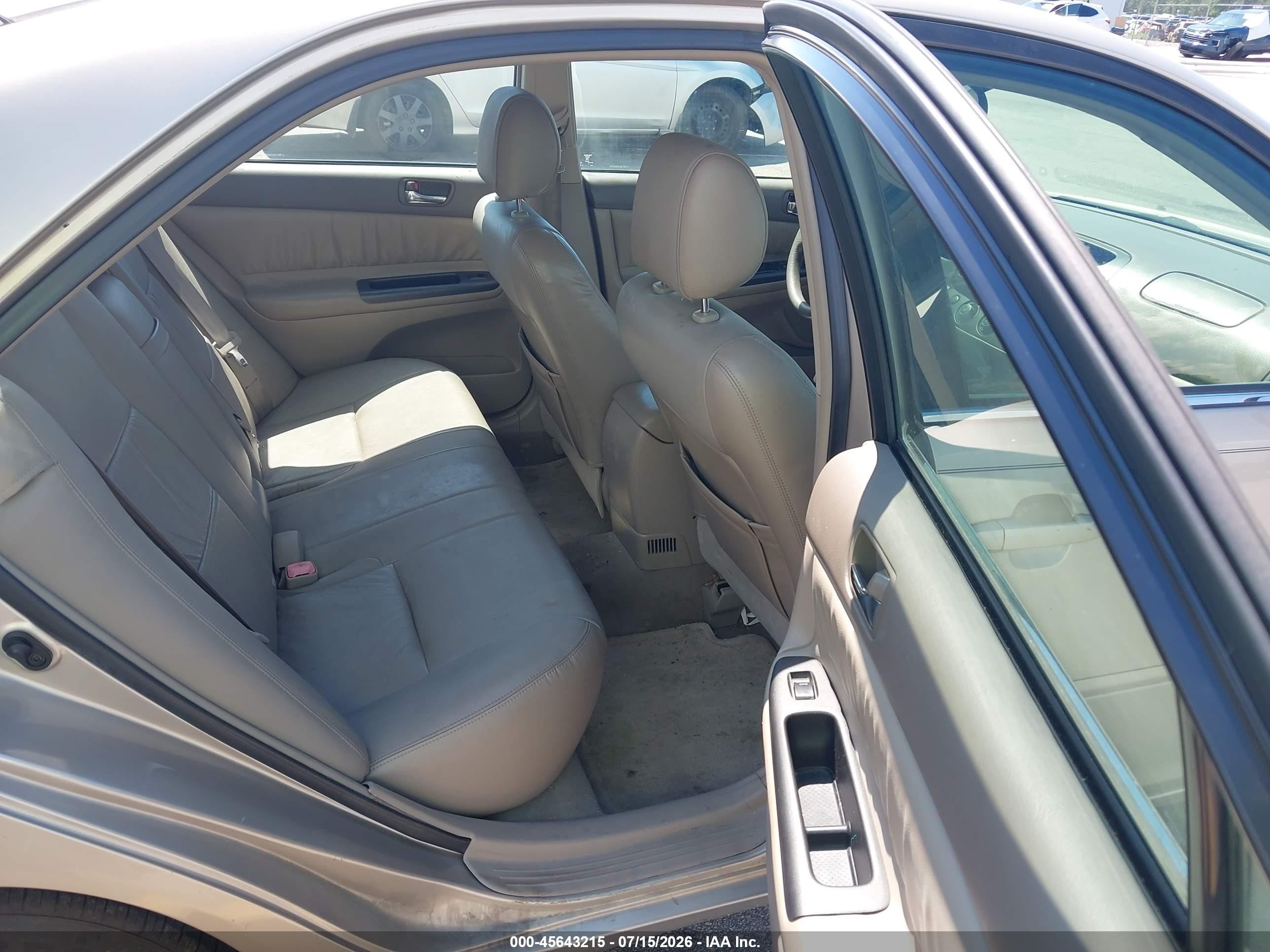 2005 Toyota Camry Le Beige vin: 4T1BE32K25U607605