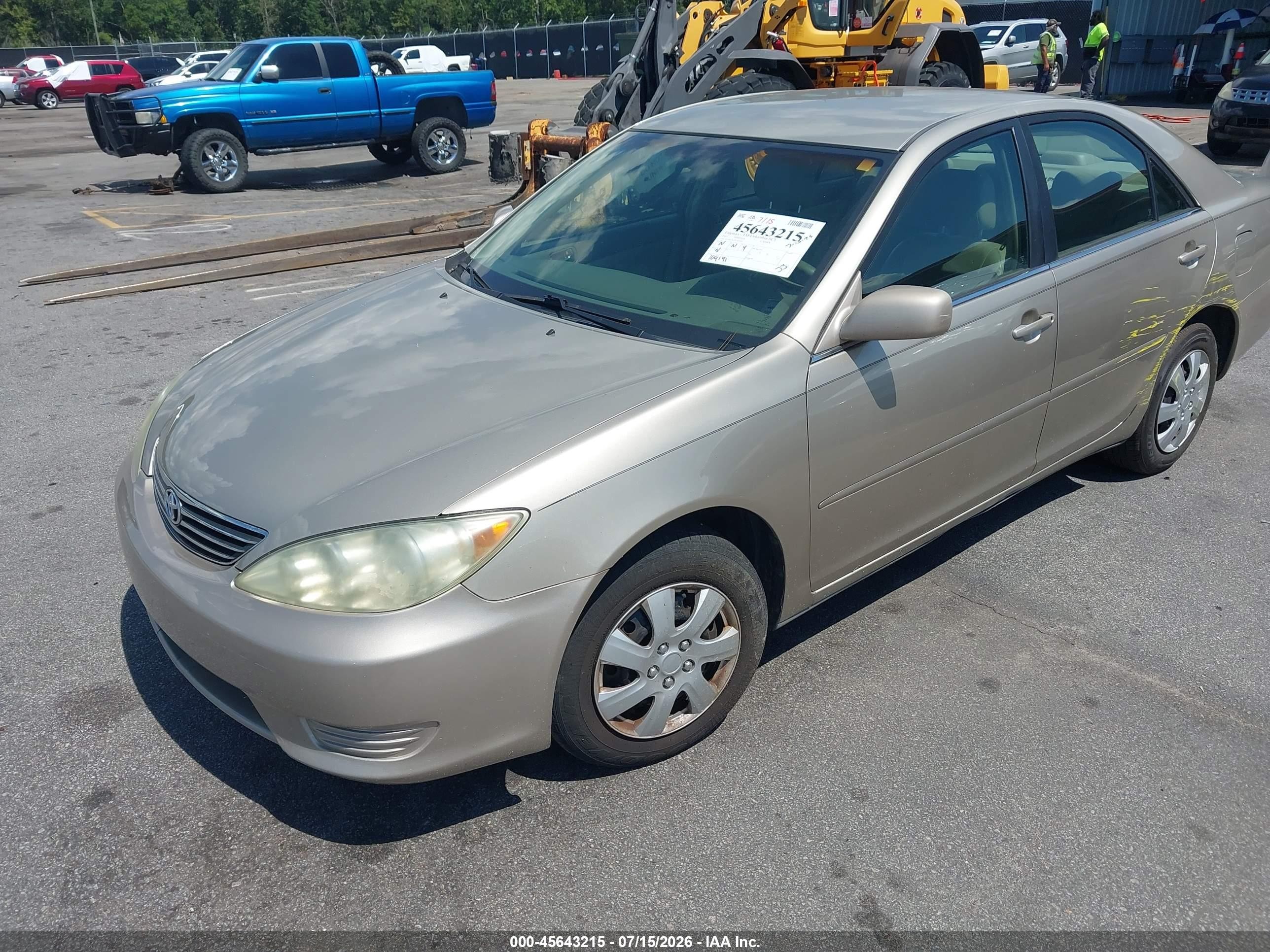 2005 Toyota Camry Le Beige vin: 4T1BE32K25U607605