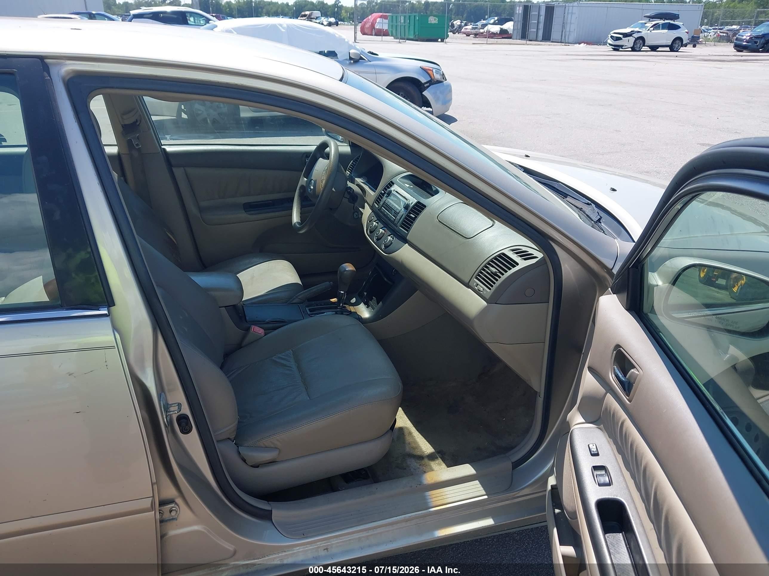 2005 Toyota Camry Le Beige vin: 4T1BE32K25U607605