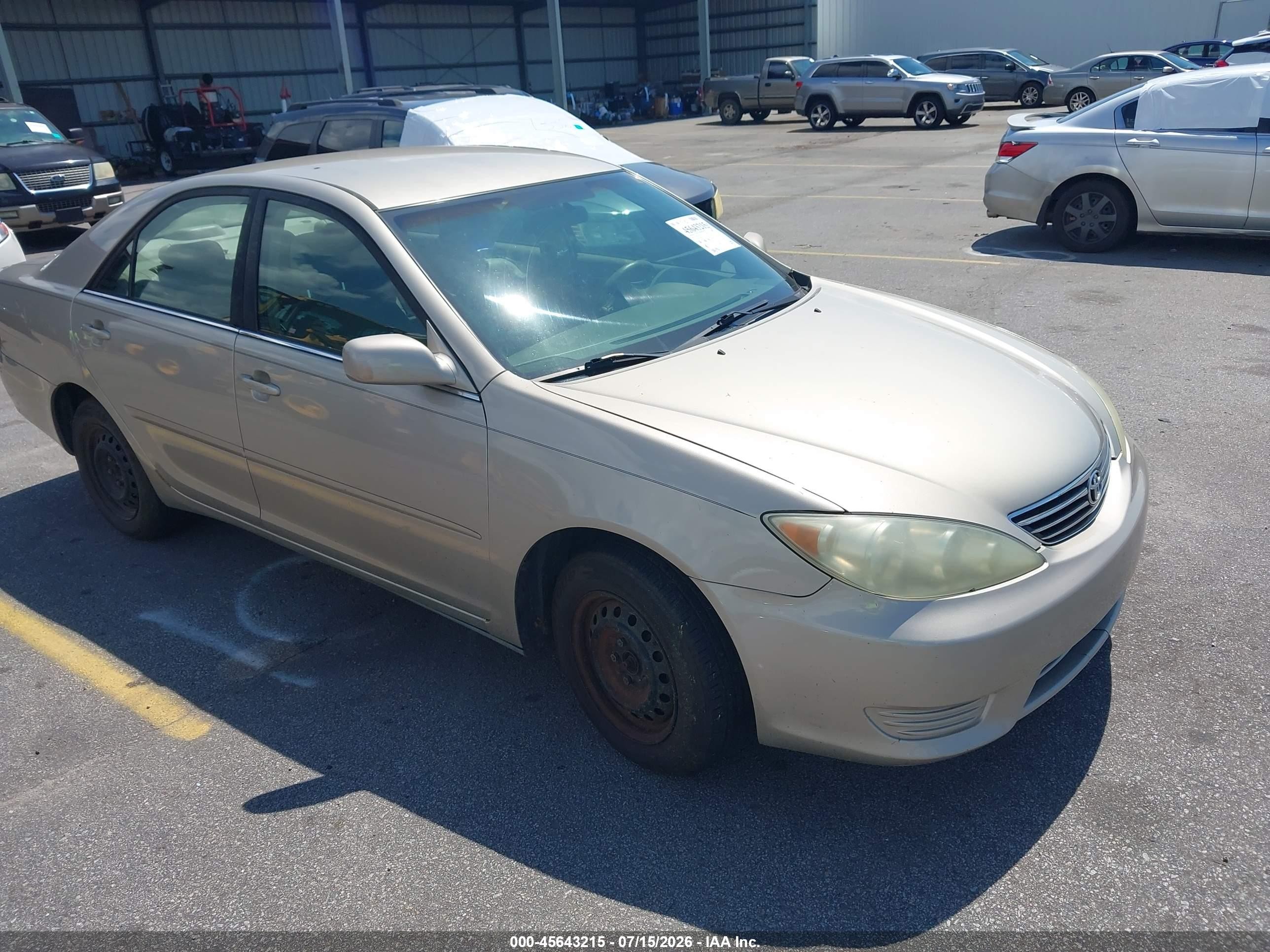 2005 Toyota Camry Le Бежевый vin: 4T1BE32K25U607605