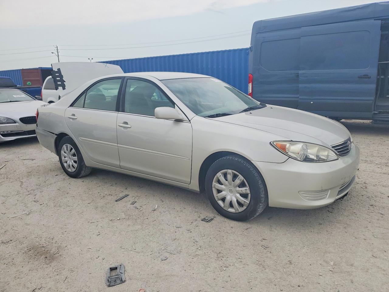 2005 Toyota Camry Le Silver vin: 4T1BE32K25U625957