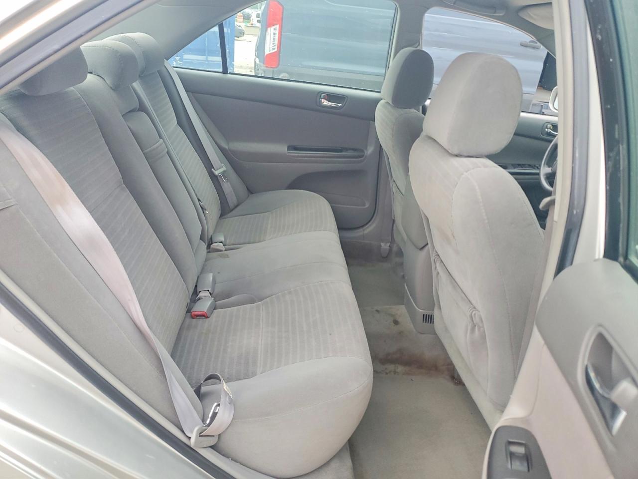 2005 Toyota Camry Le Silver vin: 4T1BE32K25U625957