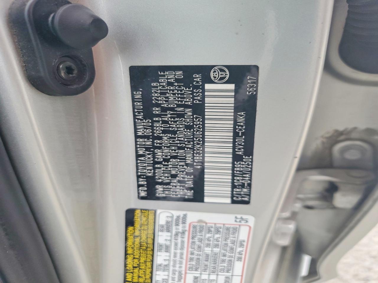 2005 Toyota Camry Le Silver vin: 4T1BE32K25U625957