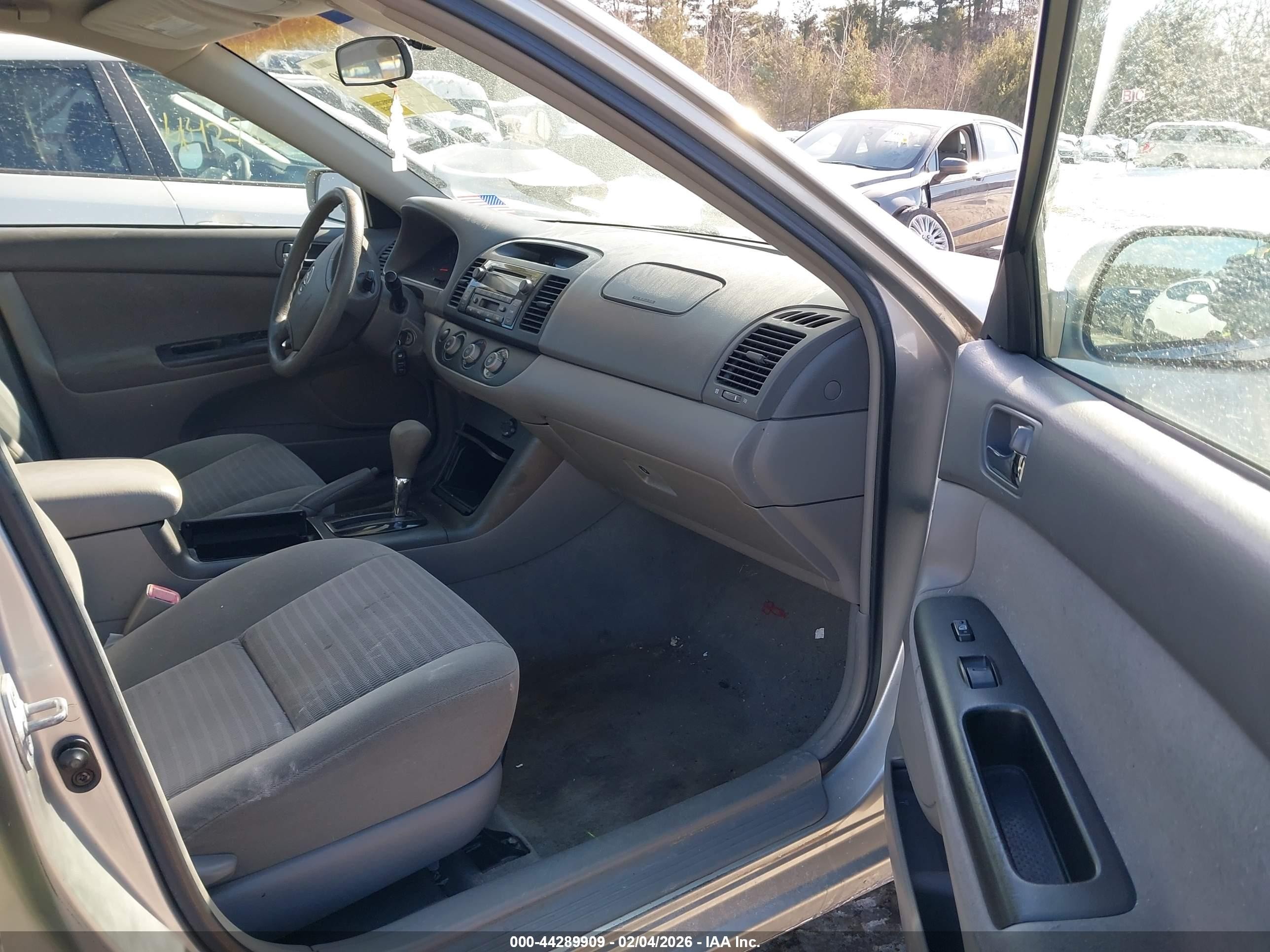 2005 Toyota Camry Le Серый vin: 4T1BE32K25U959048