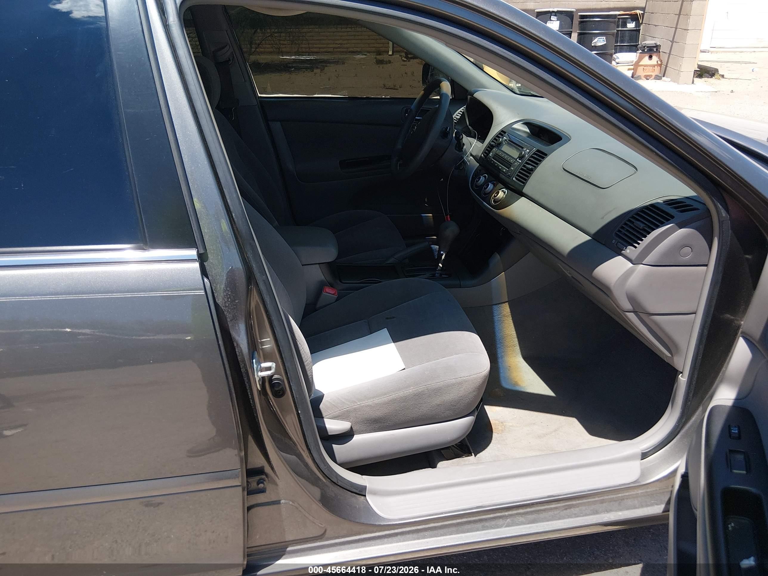 2005 Toyota Camry Le Gray vin: 4T1BE32K25U987285