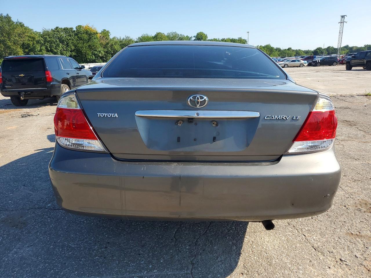 2005 Toyota Camry Le Gray vin: 4T1BE32K25U991143
