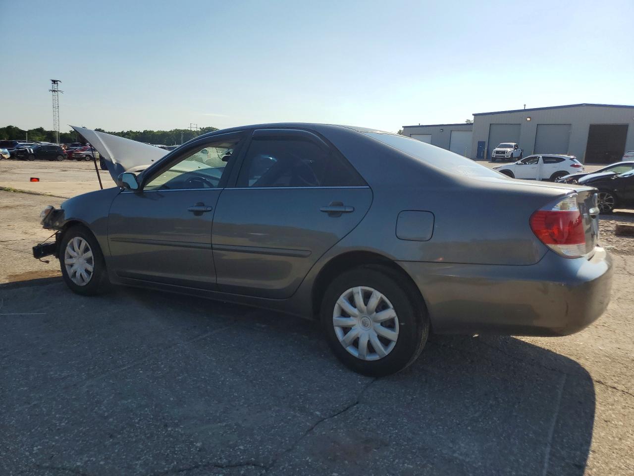 2005 Toyota Camry Le Gray vin: 4T1BE32K25U991143