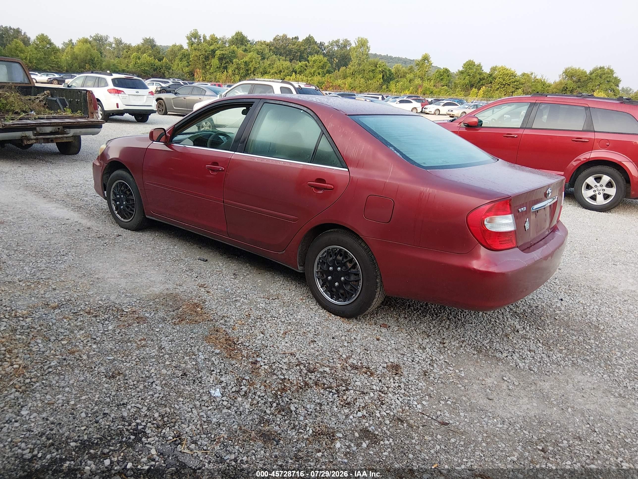 2002 Toyota Camry Le Red vin: 4T1BE32K32U016579