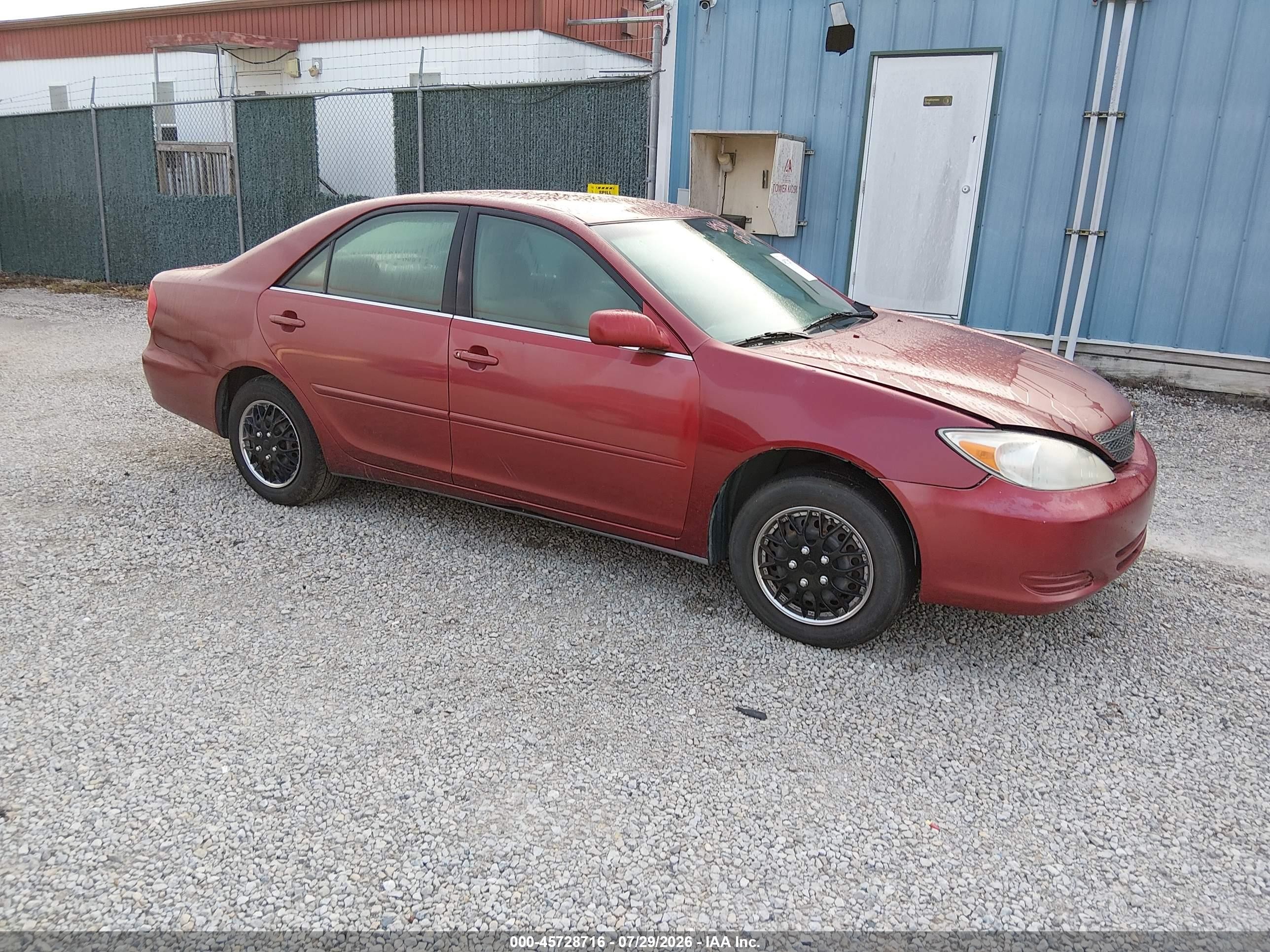 2002 Toyota Camry Le Red vin: 4T1BE32K32U016579