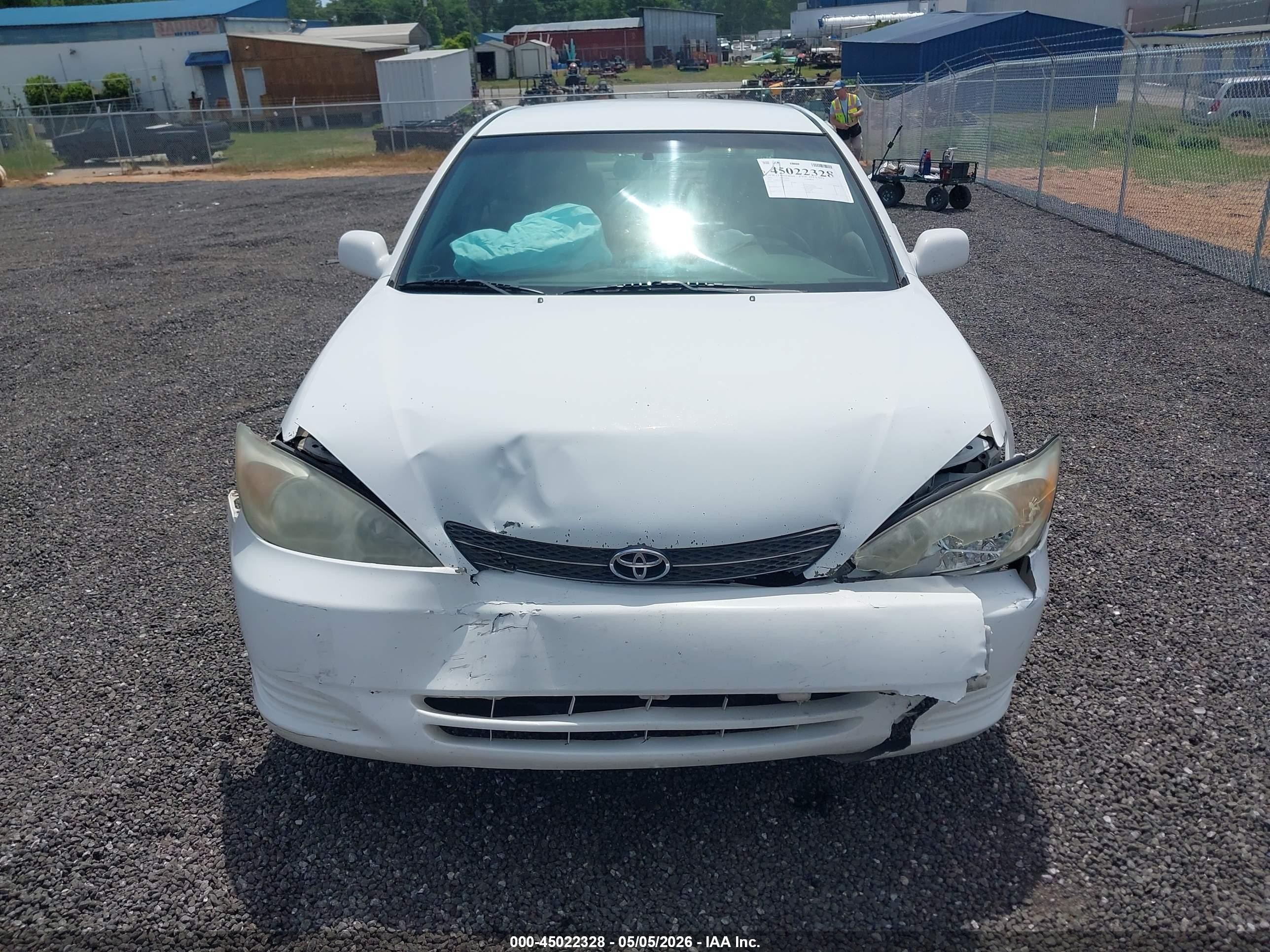 2002 Toyota Camry Le Белый vin: 4T1BE32K32U048769