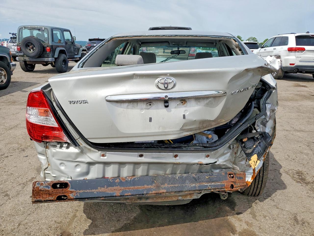 2002 Toyota Camry Le Silver vin: 4T1BE32K32U109344