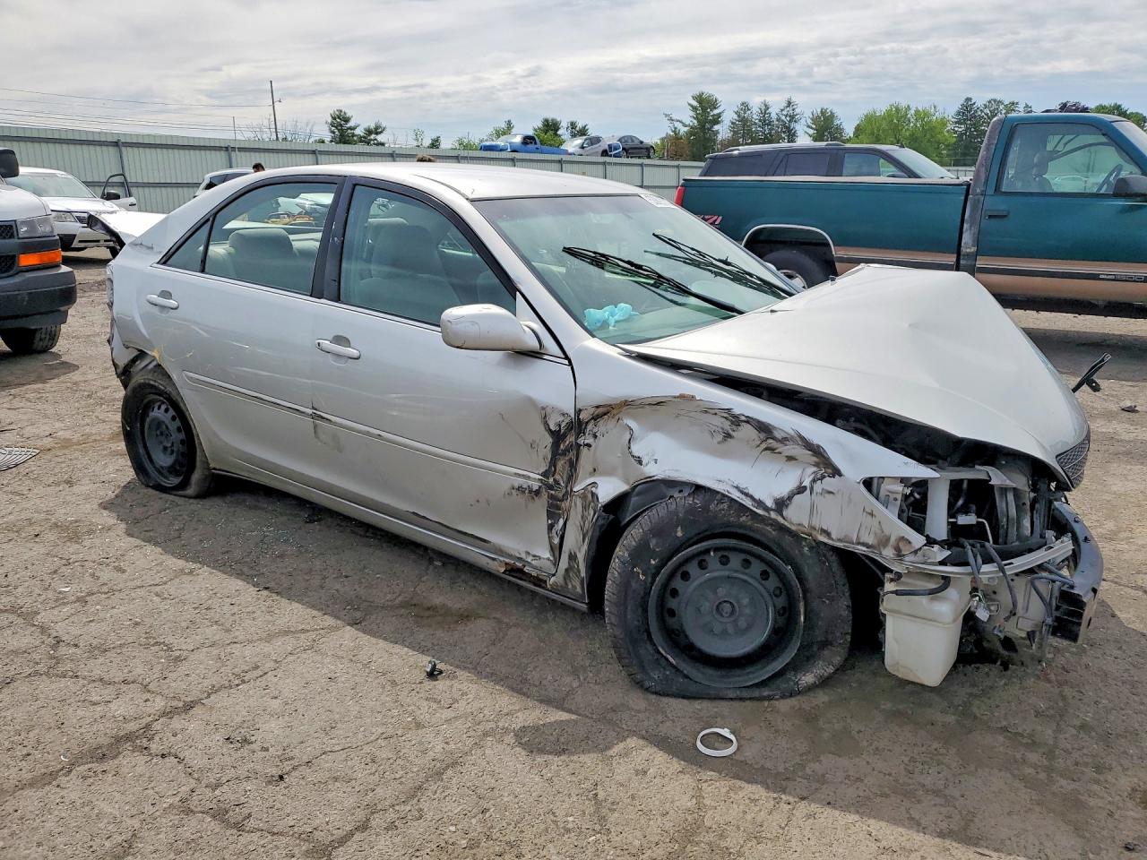 2002 Toyota Camry Le Silver vin: 4T1BE32K32U109344