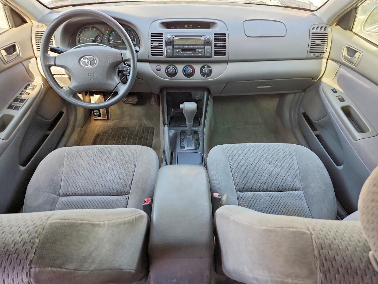 2002 Toyota Camry Le Silver vin: 4T1BE32K32U519500