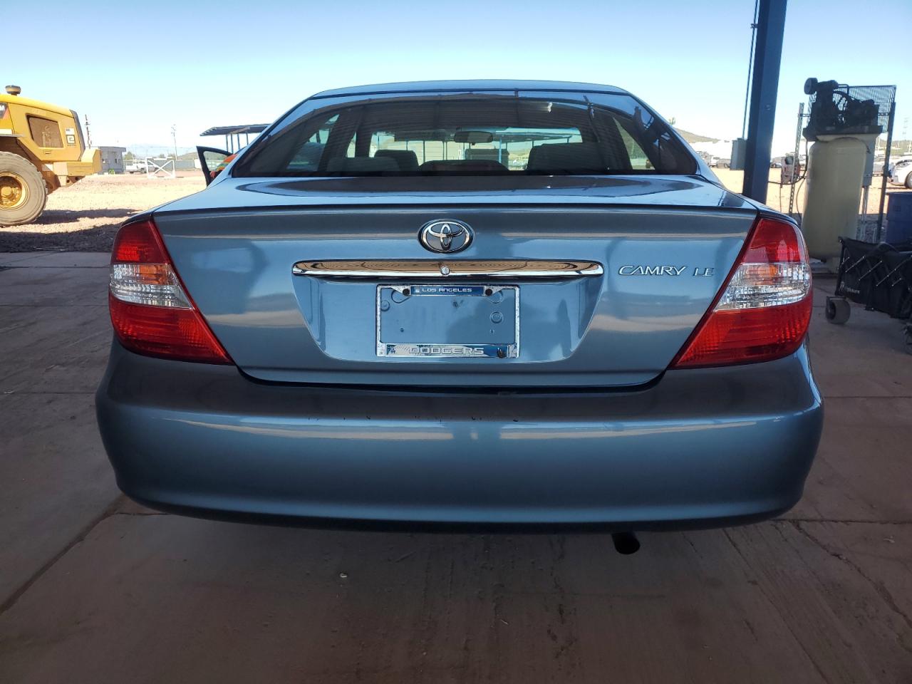 2002 Toyota Camry Le Blue vin: 4T1BE32K32U520663