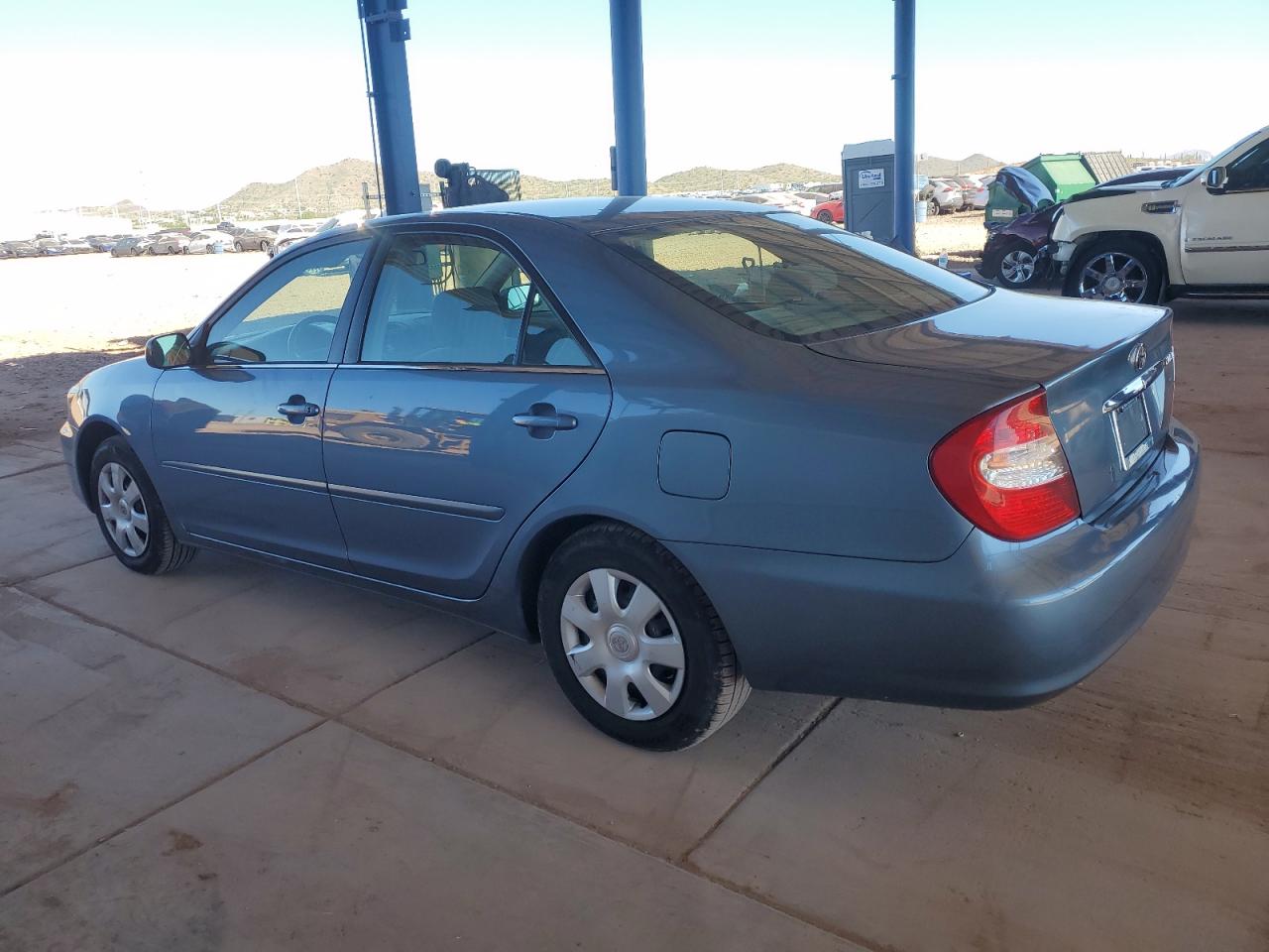 2002 Toyota Camry Le Blue vin: 4T1BE32K32U520663