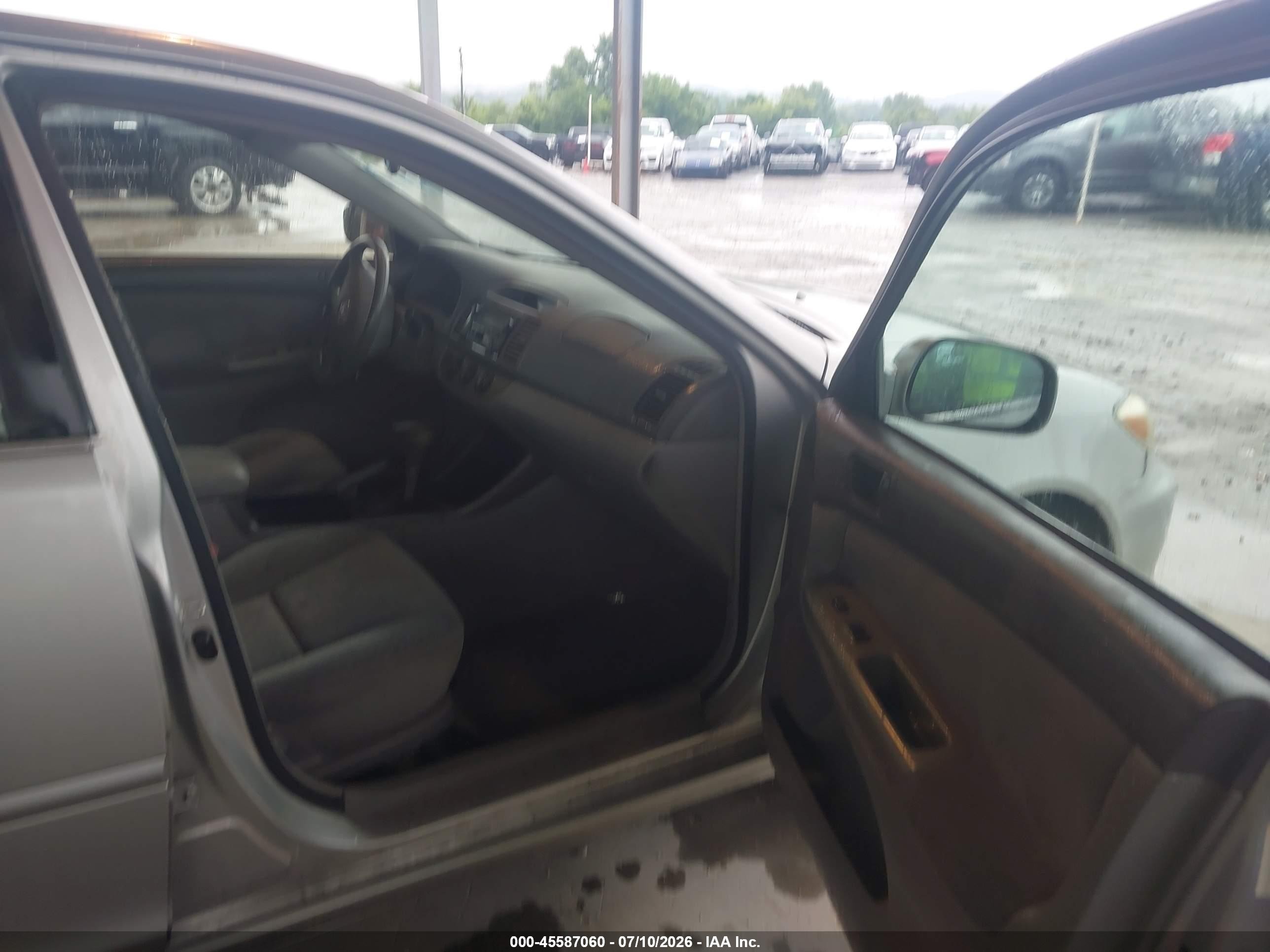 2002 Toyota Camry Le Silver vin: 4T1BE32K32U531159