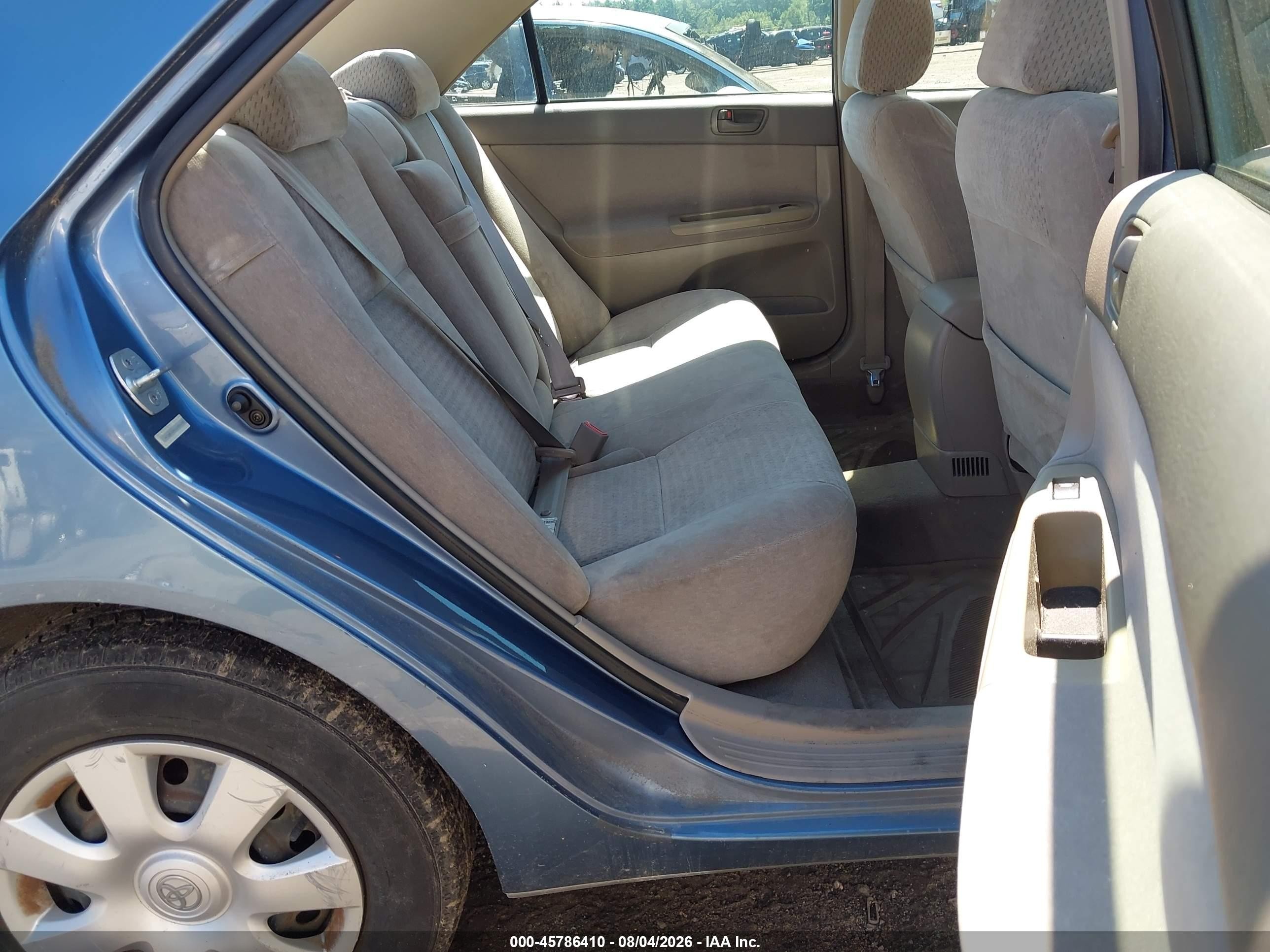 2002 Toyota Camry Le Blue vin: 4T1BE32K32U550780