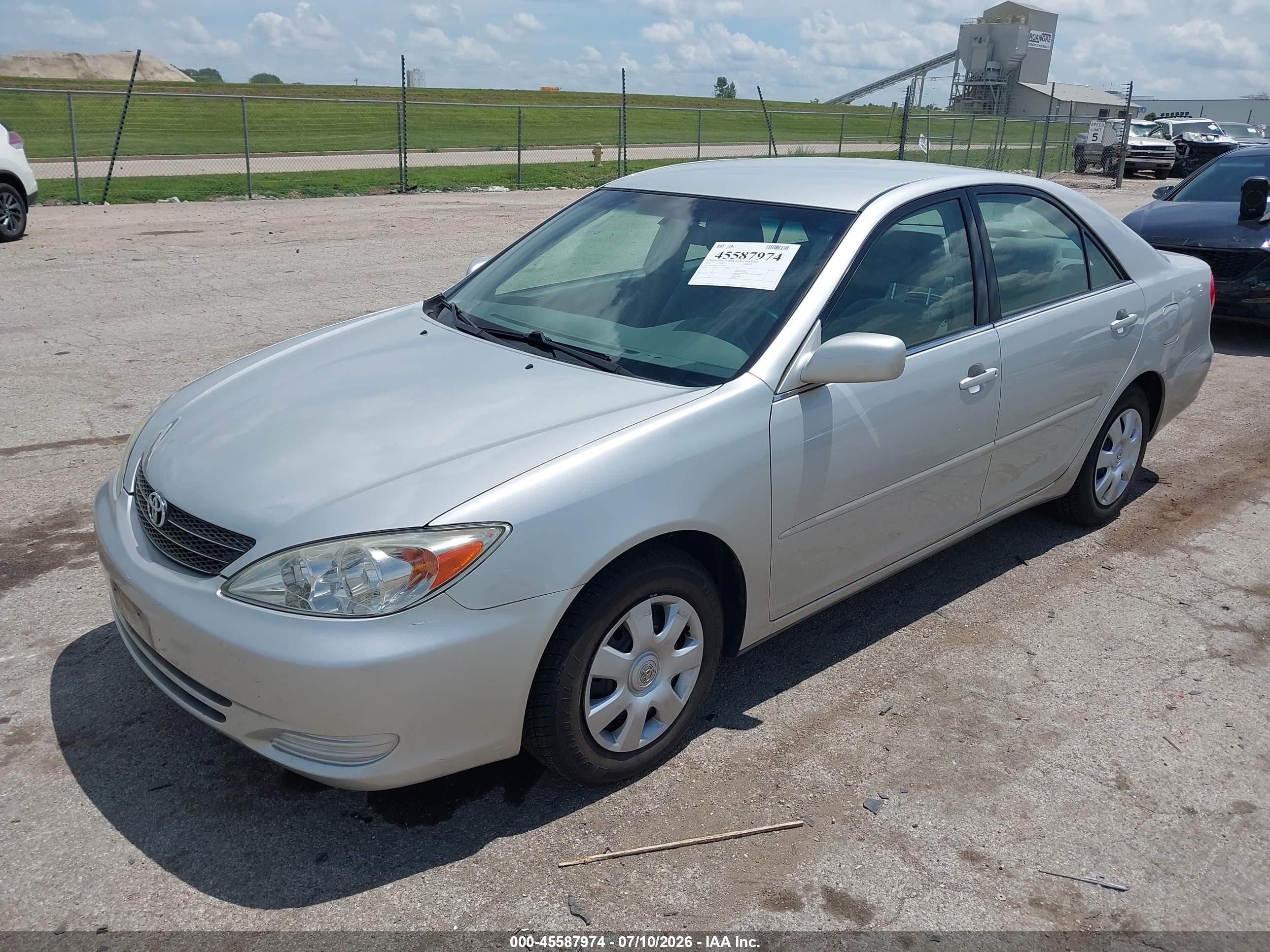 2002 Toyota Camry Le Silver vin: 4T1BE32K32U570365