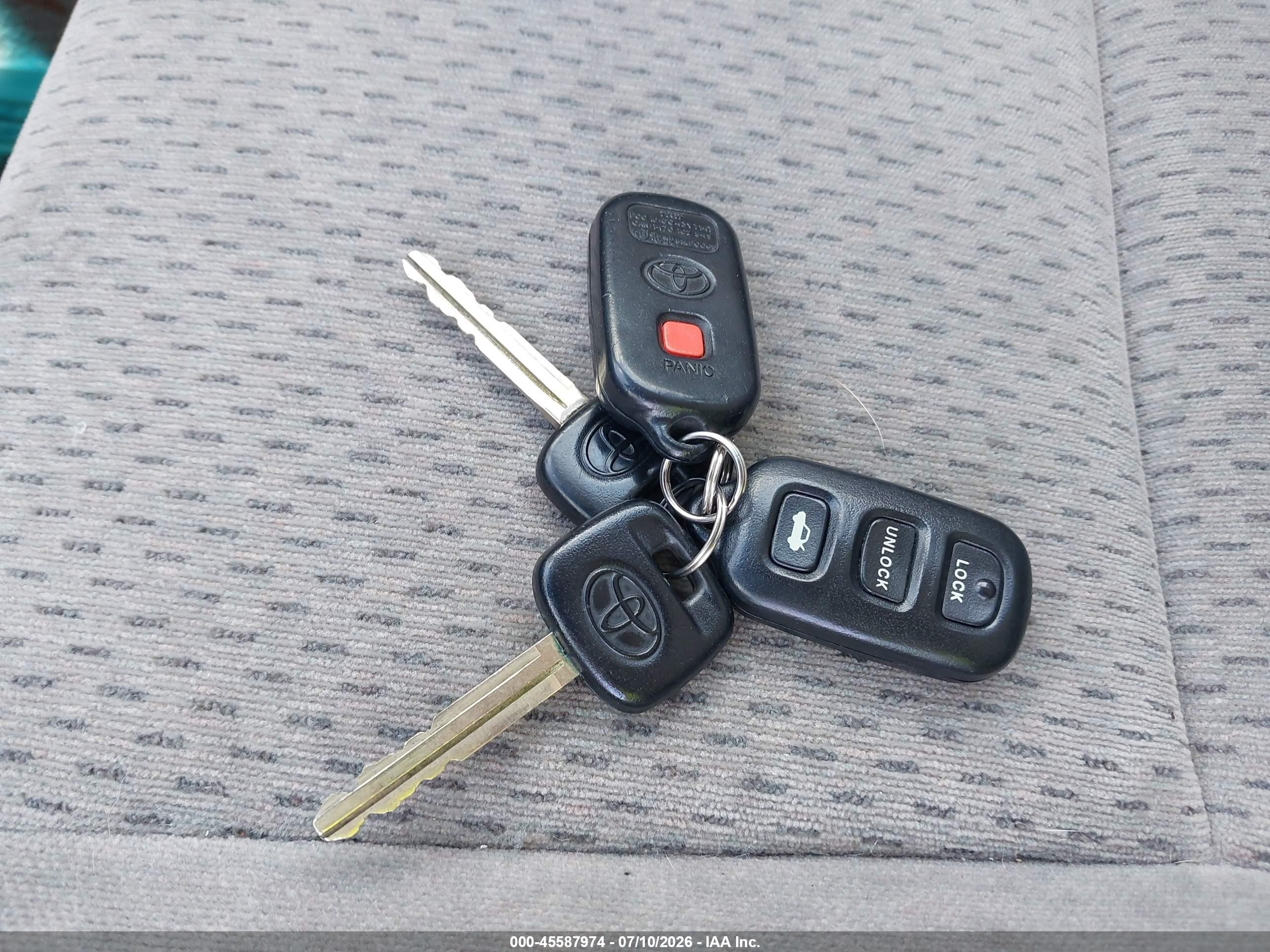 2002 Toyota Camry Le Silver vin: 4T1BE32K32U570365