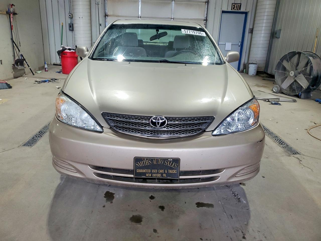 2002 Toyota Camry Le Tan vin: 4T1BE32K32U594441