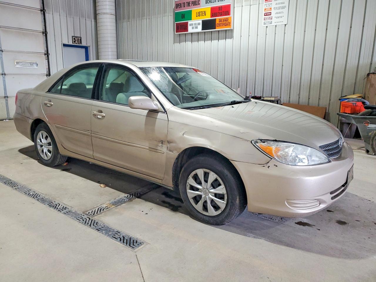 2002 Toyota Camry Le Tan vin: 4T1BE32K32U594441