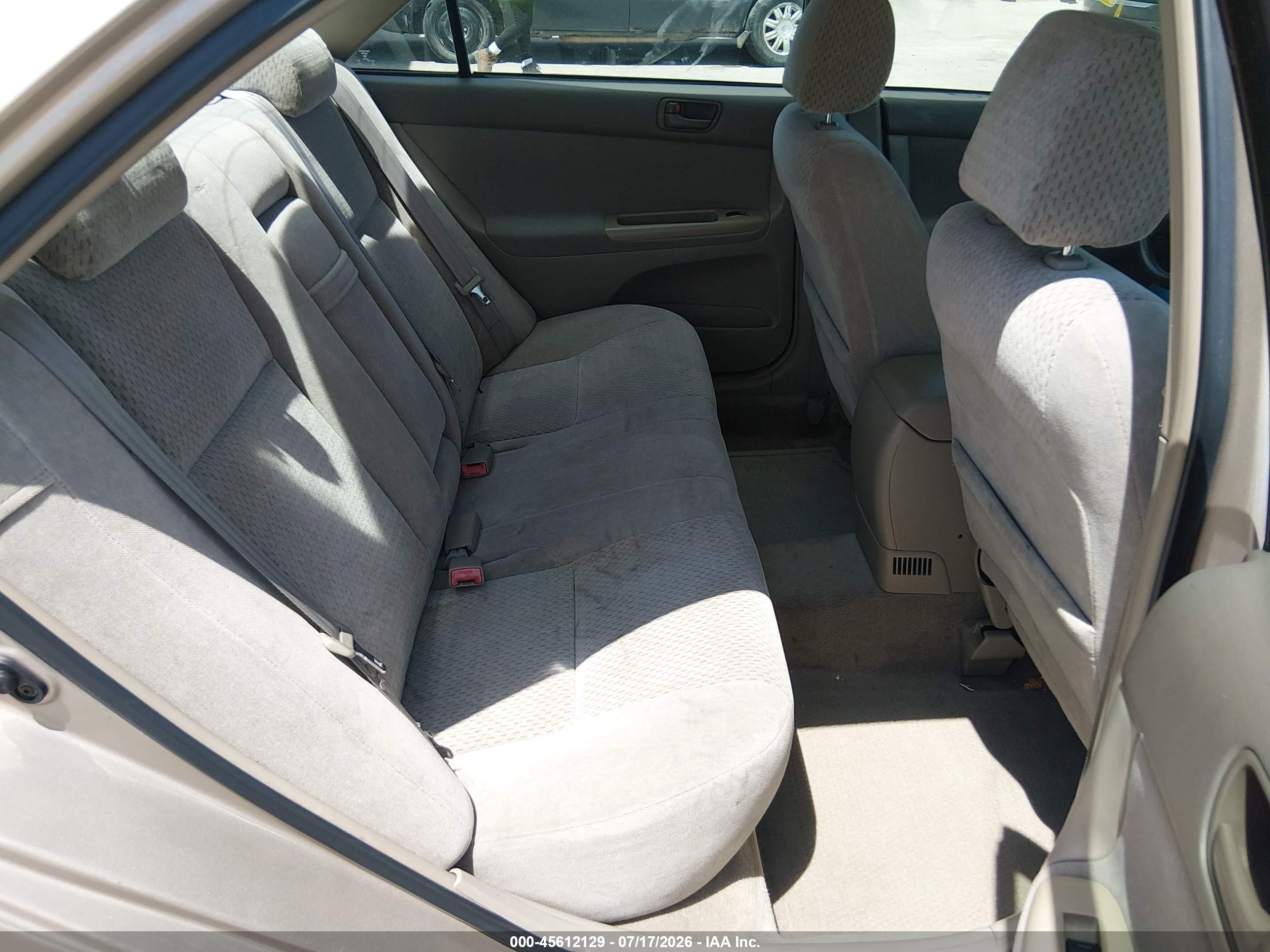 2003 Toyota Camry Le Champagne vin: 4T1BE32K33U180674