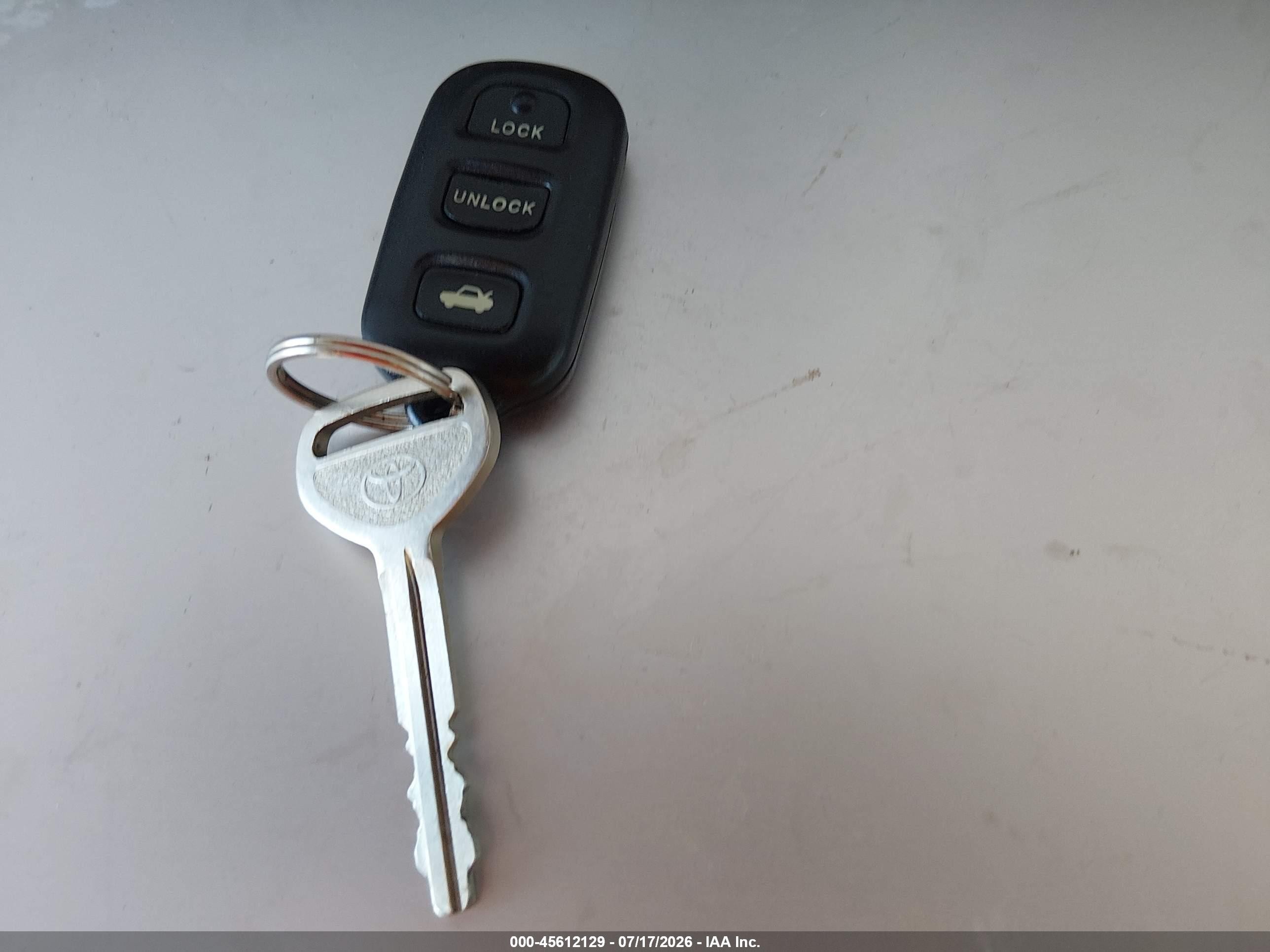 2003 Toyota Camry Le Champagne vin: 4T1BE32K33U180674