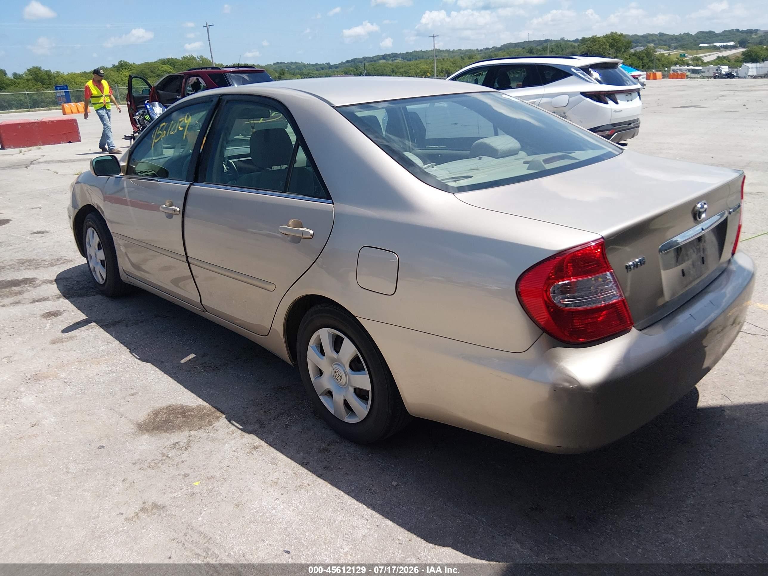2003 Toyota Camry Le Champagne vin: 4T1BE32K33U180674